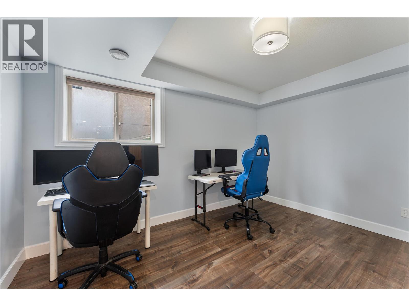 3516 Camelback Drive