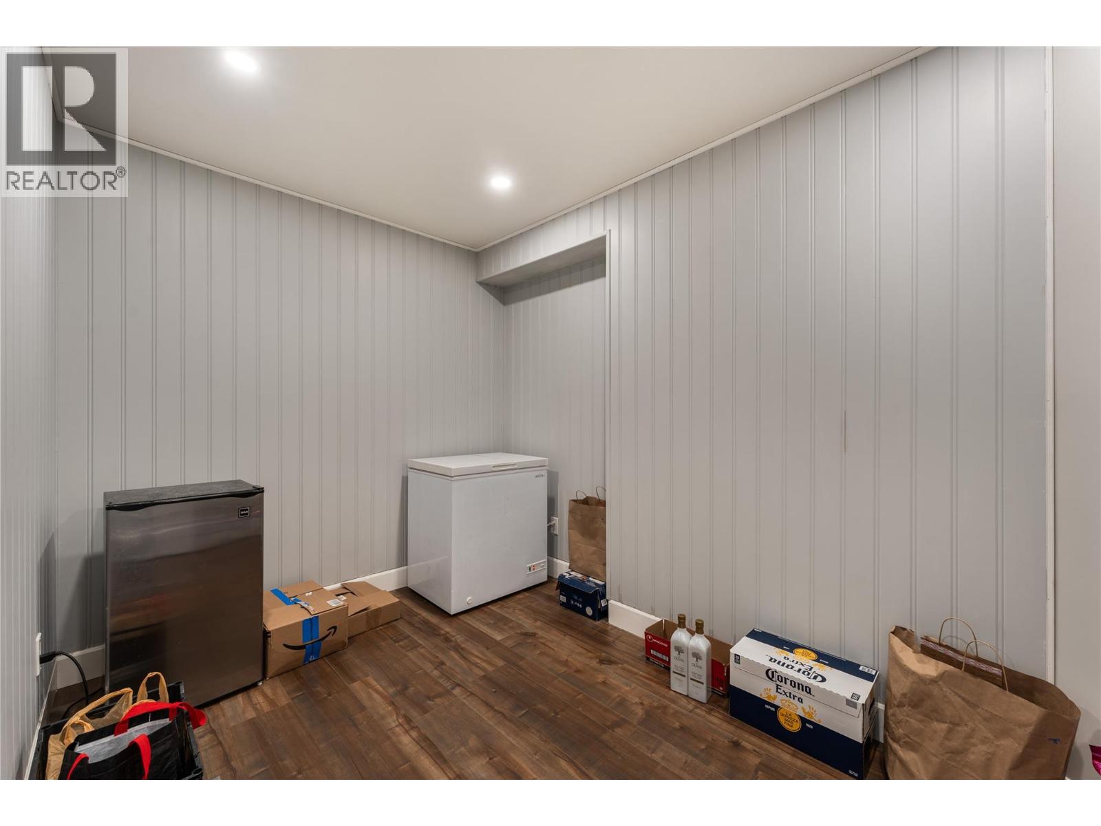 3516 Camelback Drive