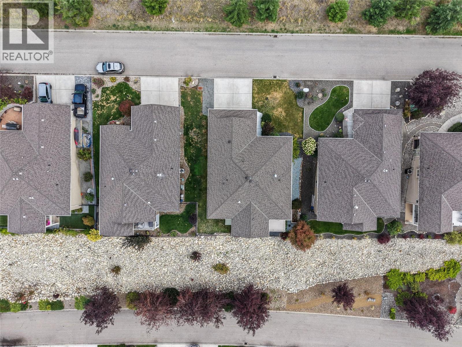3516 Camelback Drive