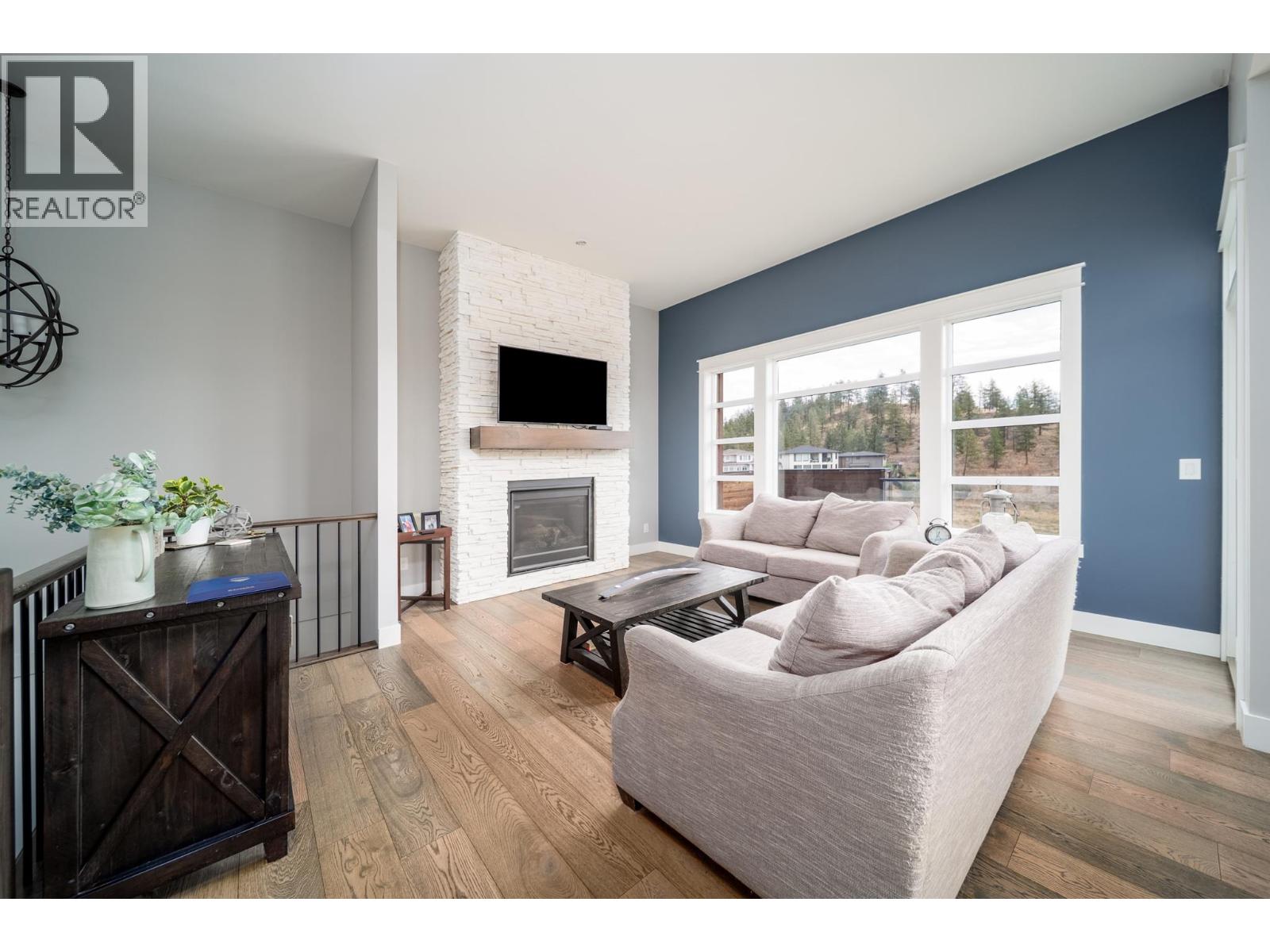 2588 Paramount Drive