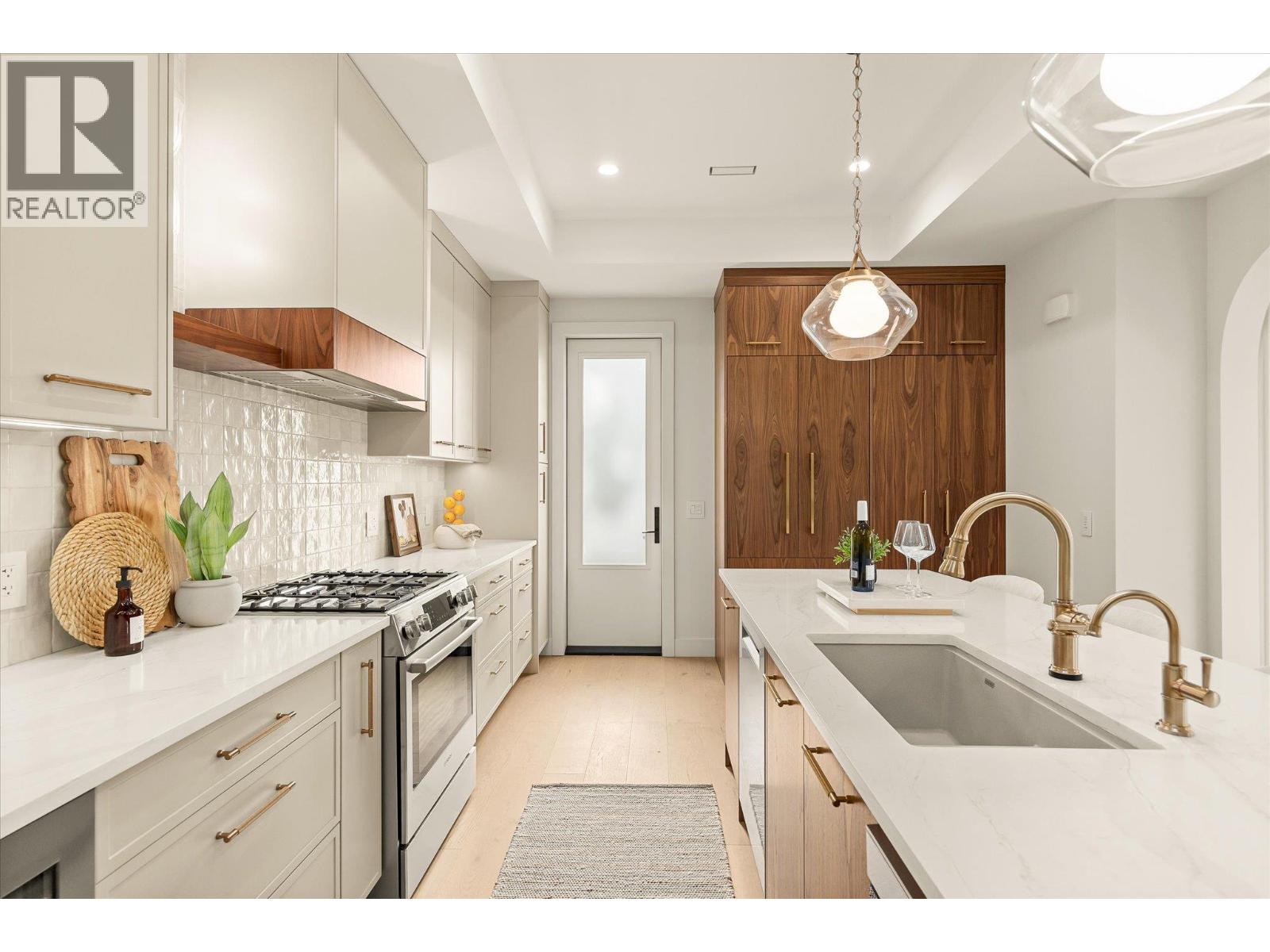 2435 Taylor Crescent Unit# 1