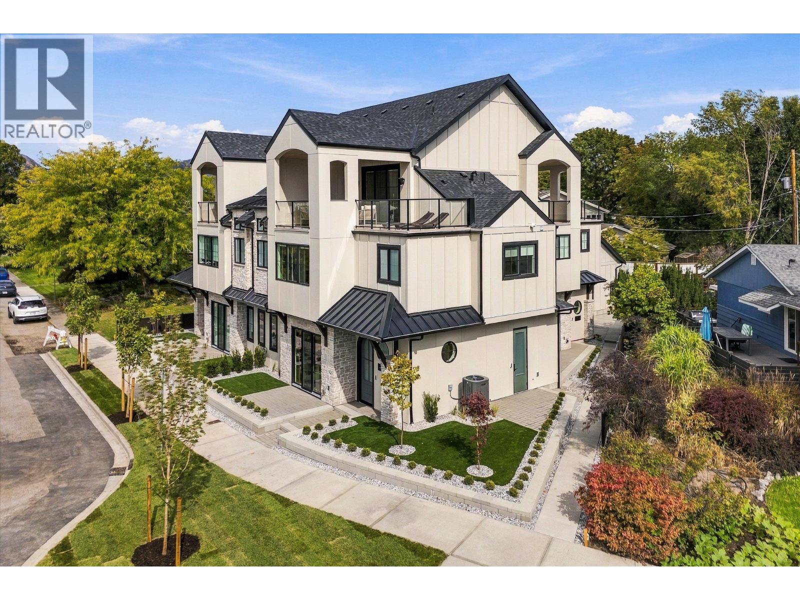 2435 Taylor Crescent Unit# 4