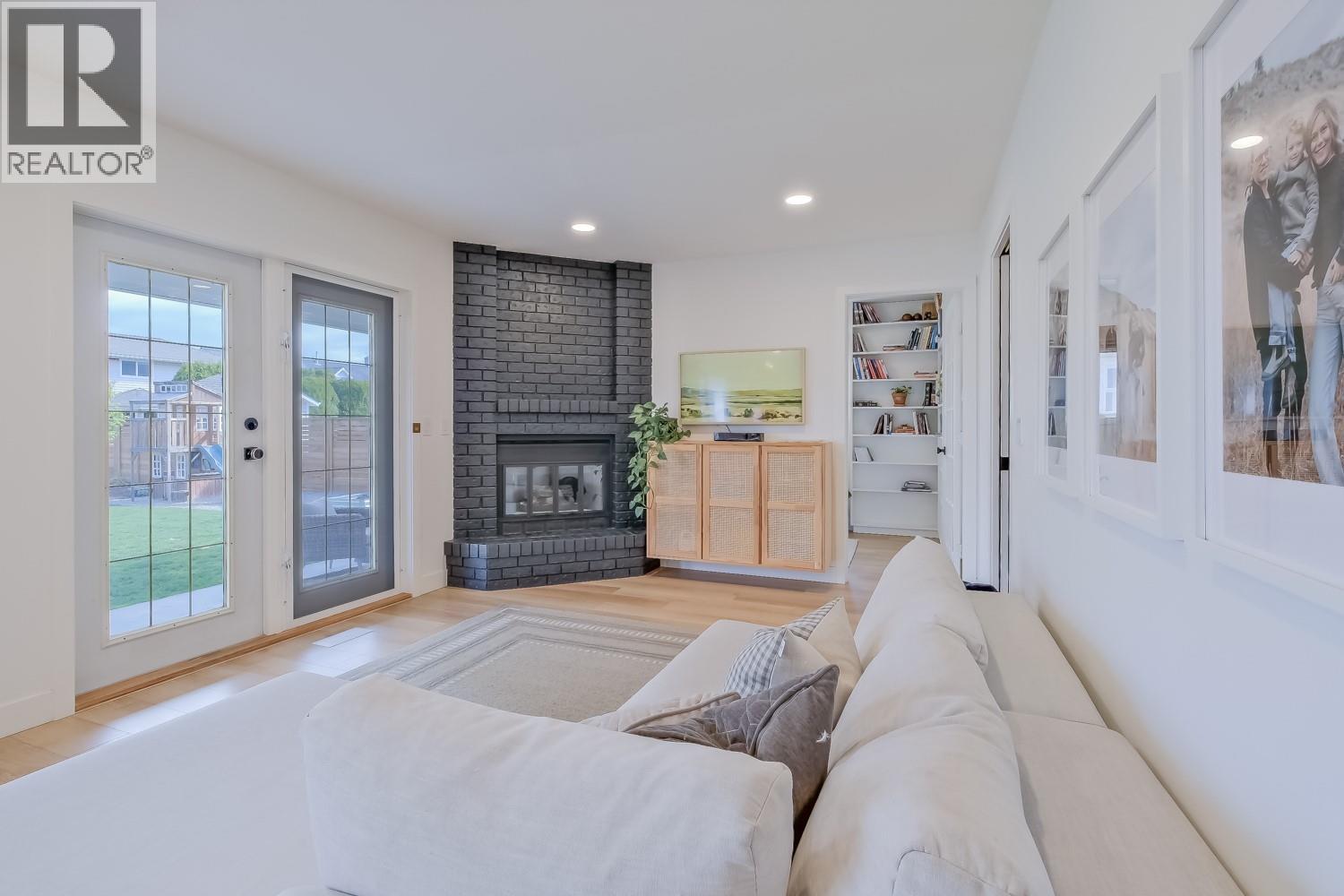 1028 Cushing Court