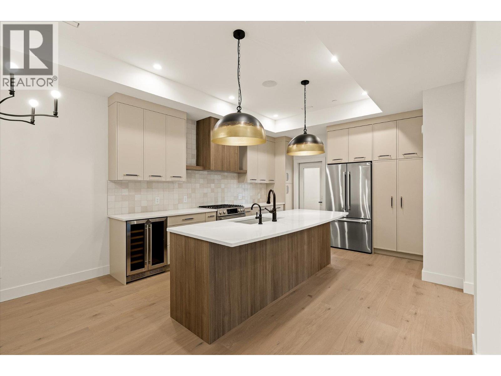 2435 Taylor Crescent Unit# 4