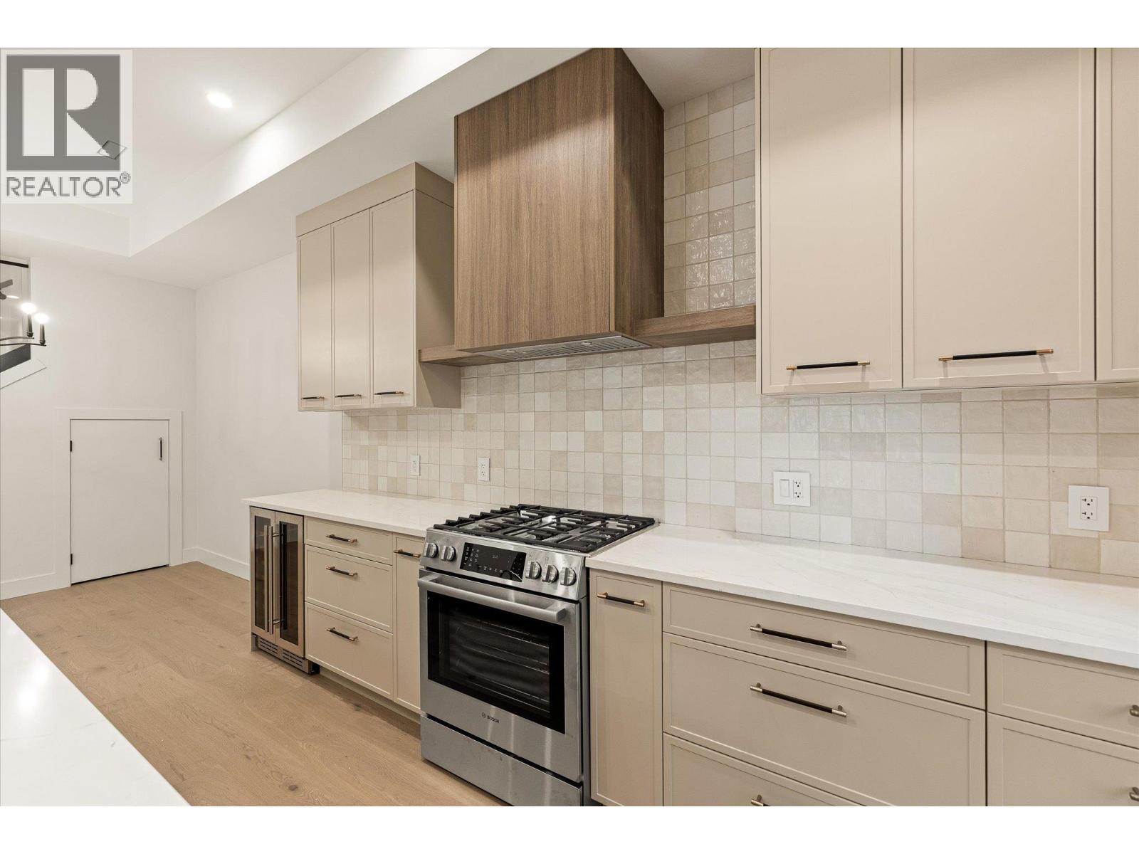 2435 Taylor Crescent Unit# 4