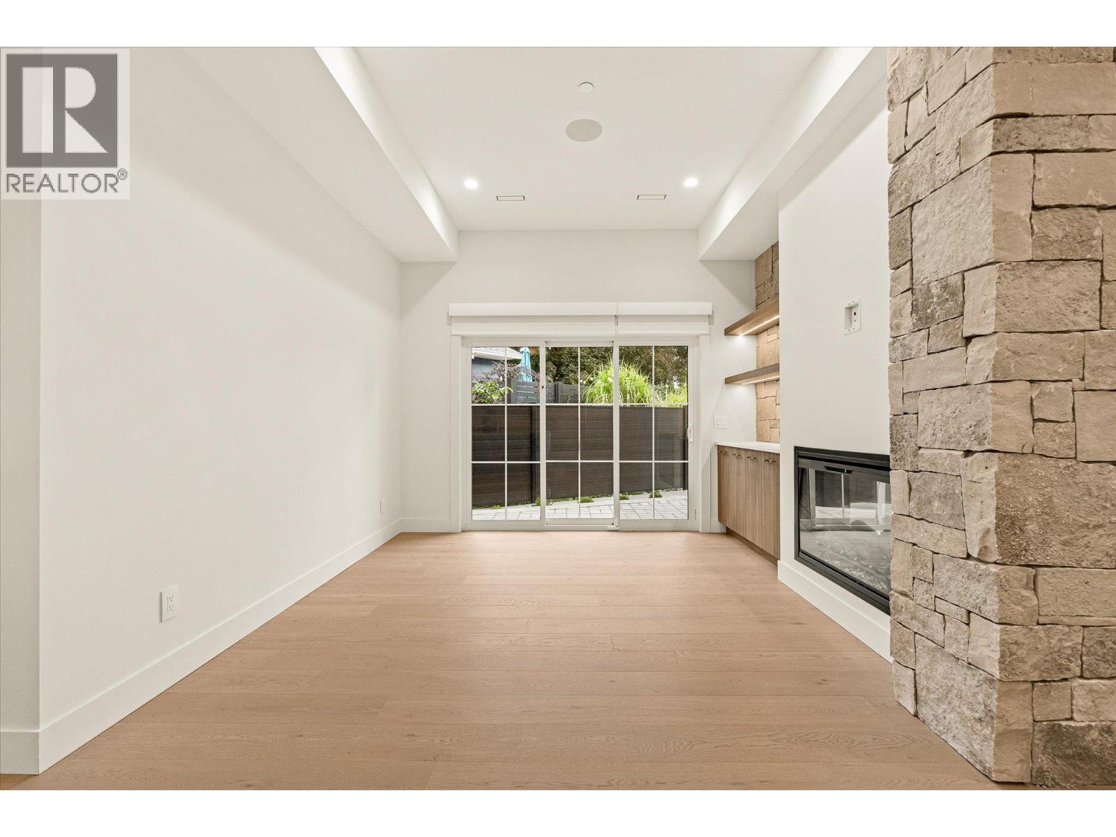 2435 Taylor Crescent Unit# 4