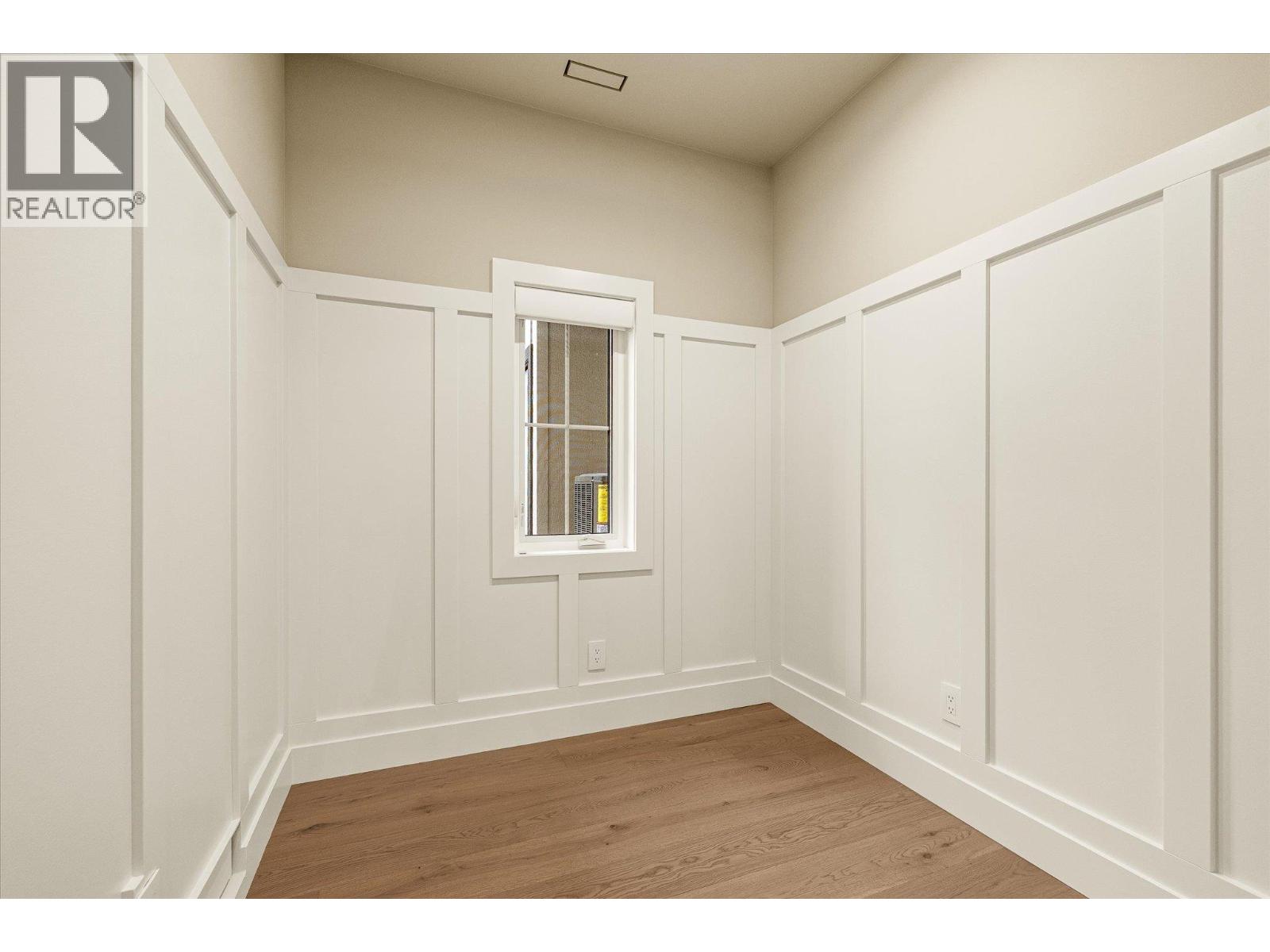 2435 Taylor Crescent Unit# 4