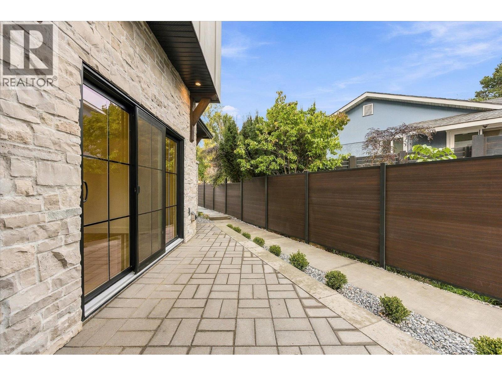 2435 Taylor Crescent Unit# 4