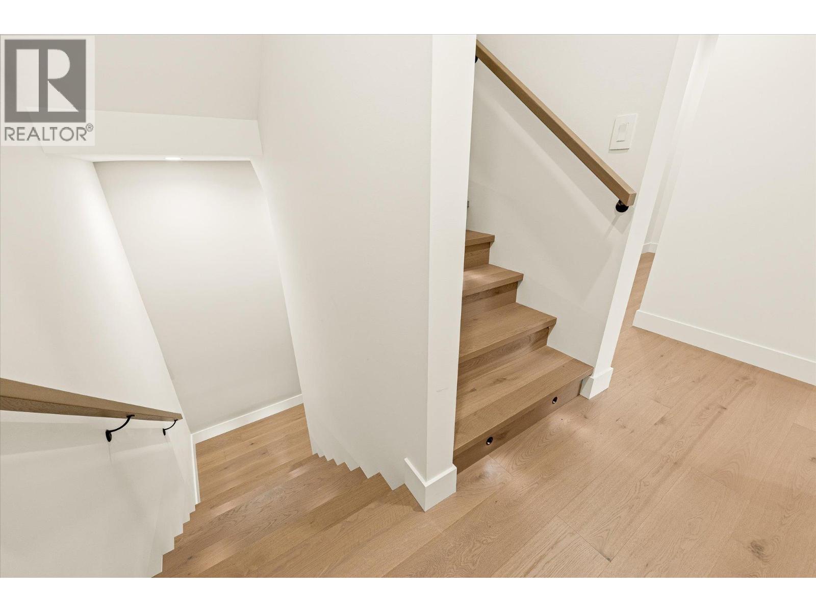 2435 Taylor Crescent Unit# 4