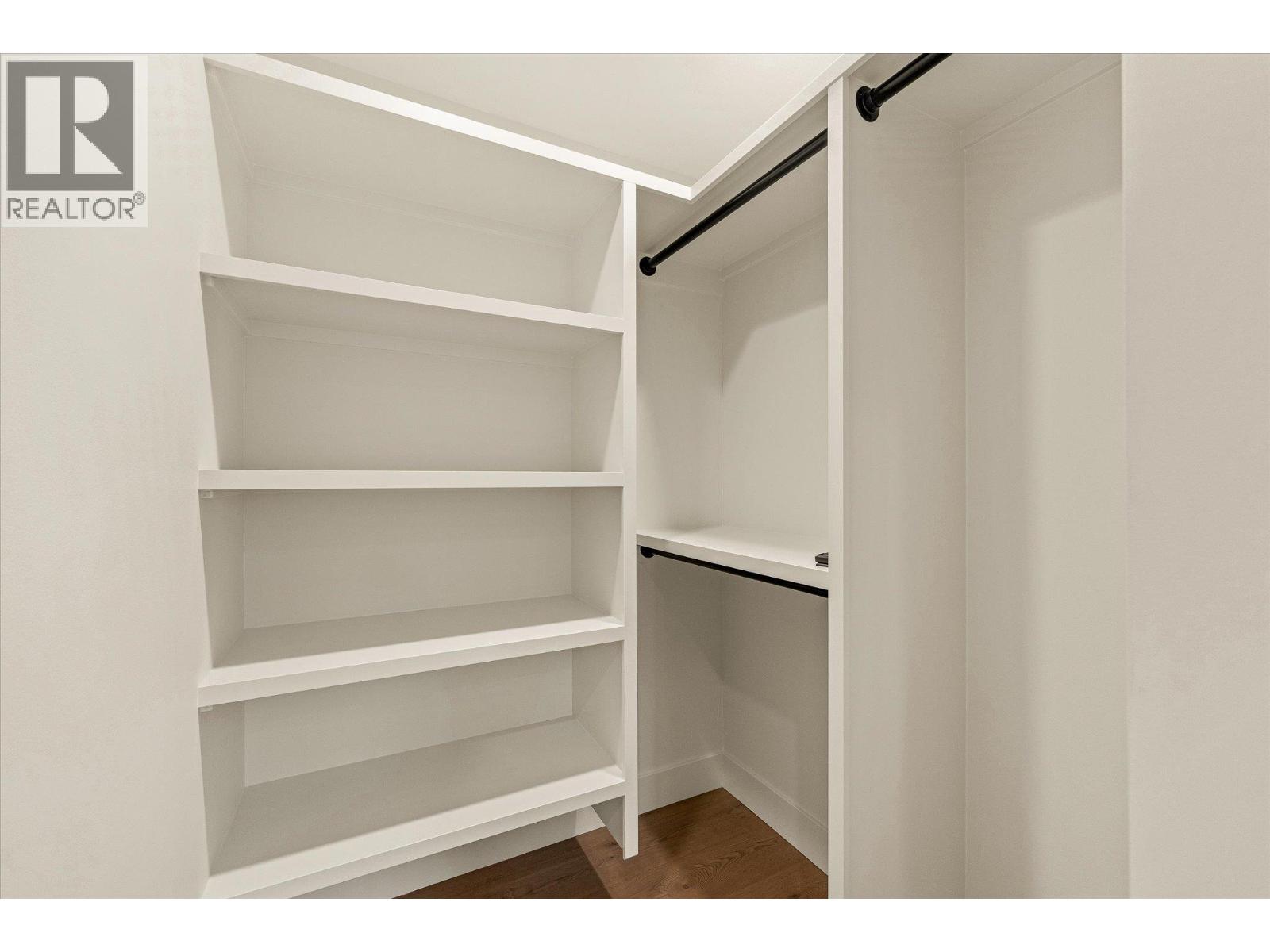 2435 Taylor Crescent Unit# 4