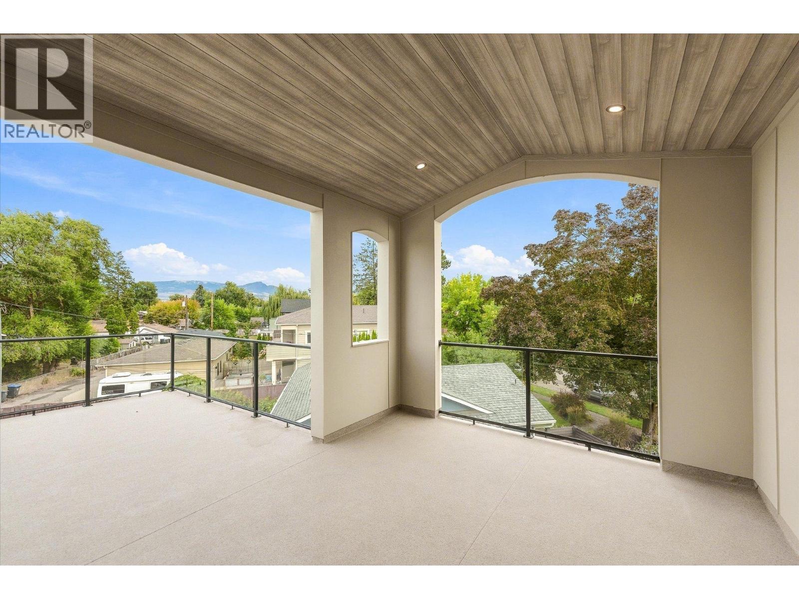 2435 Taylor Crescent Unit# 4