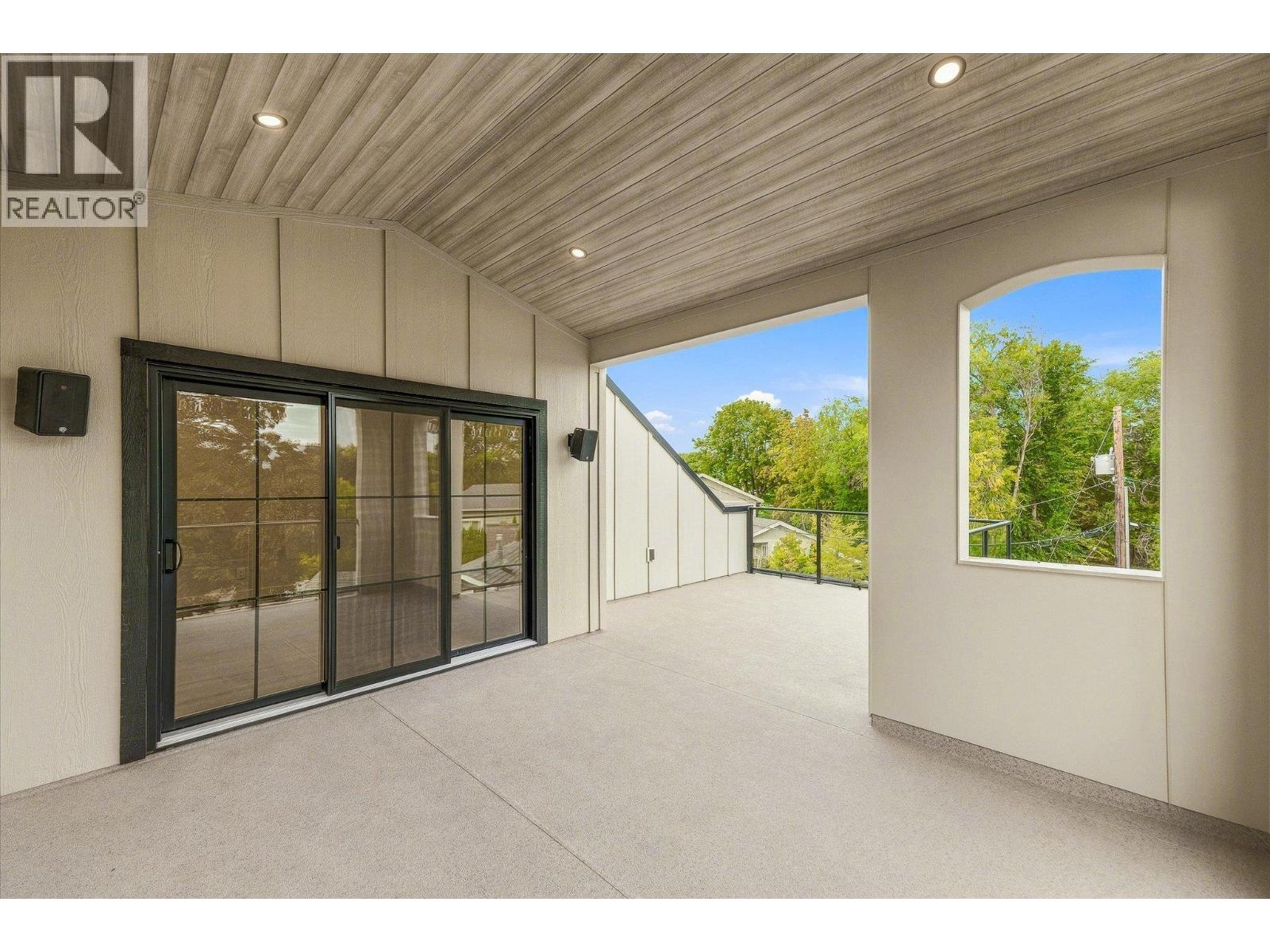 2435 Taylor Crescent Unit# 4