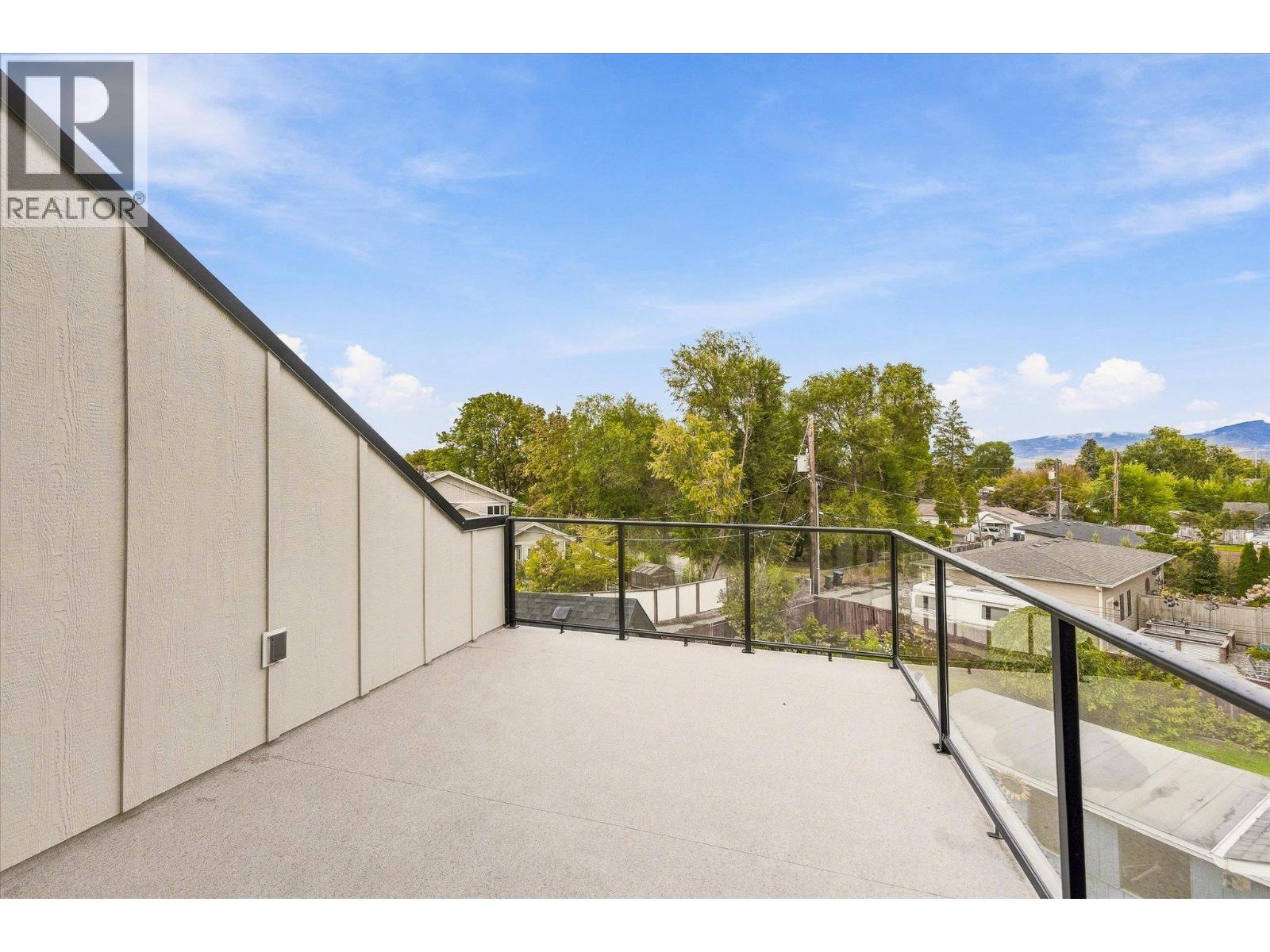 2435 Taylor Crescent Unit# 4