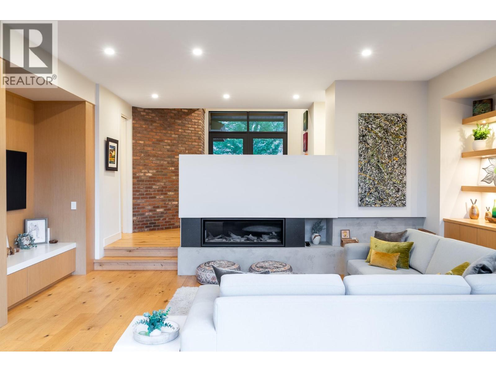 1543 Rocky Point Drive