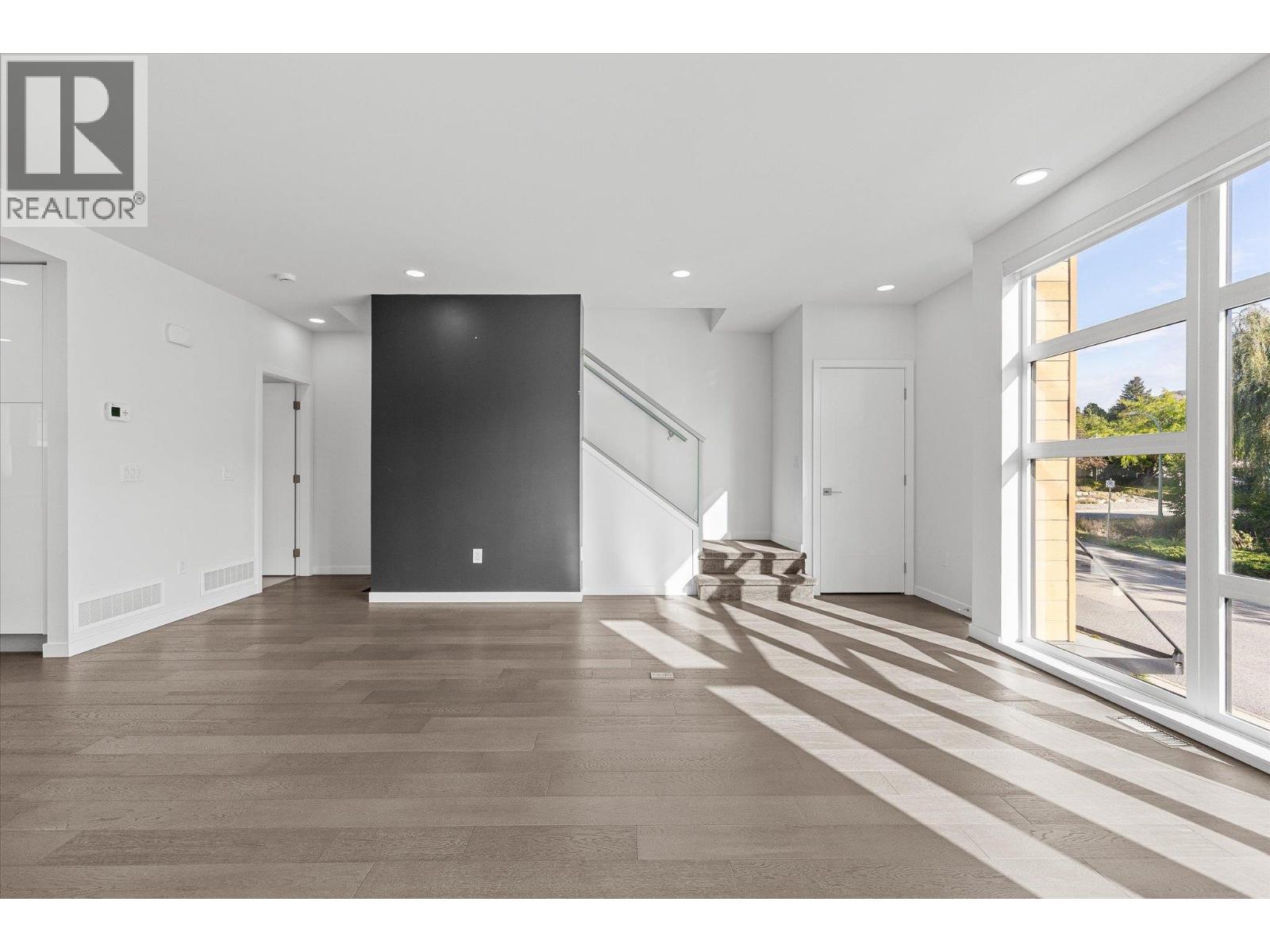 1515 Highland Drive N Unit# 37