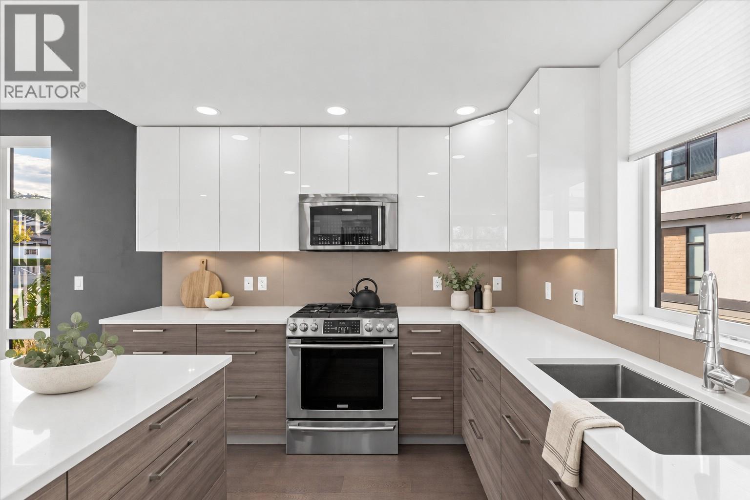 1515 Highland Drive N Unit# 37