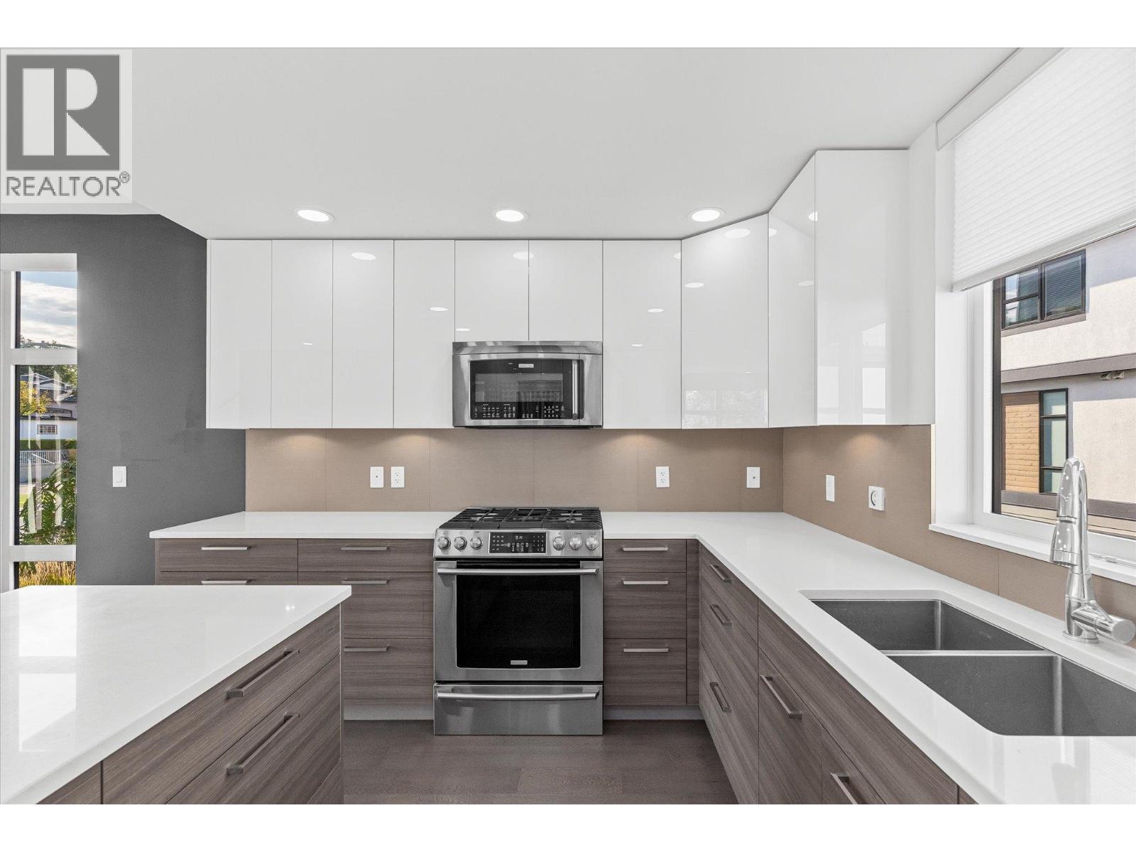 1515 Highland Drive N Unit# 37
