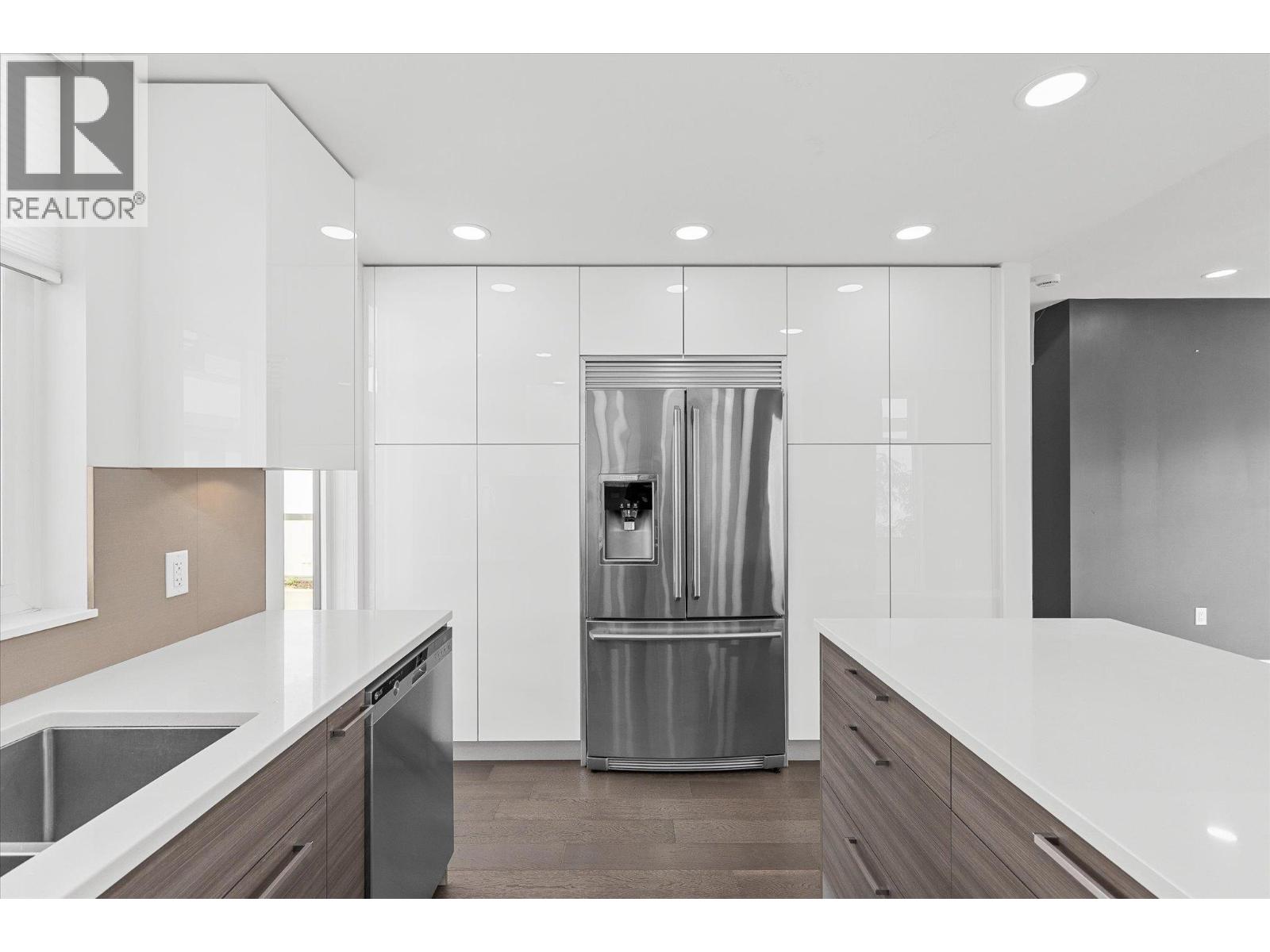 1515 Highland Drive N Unit# 37