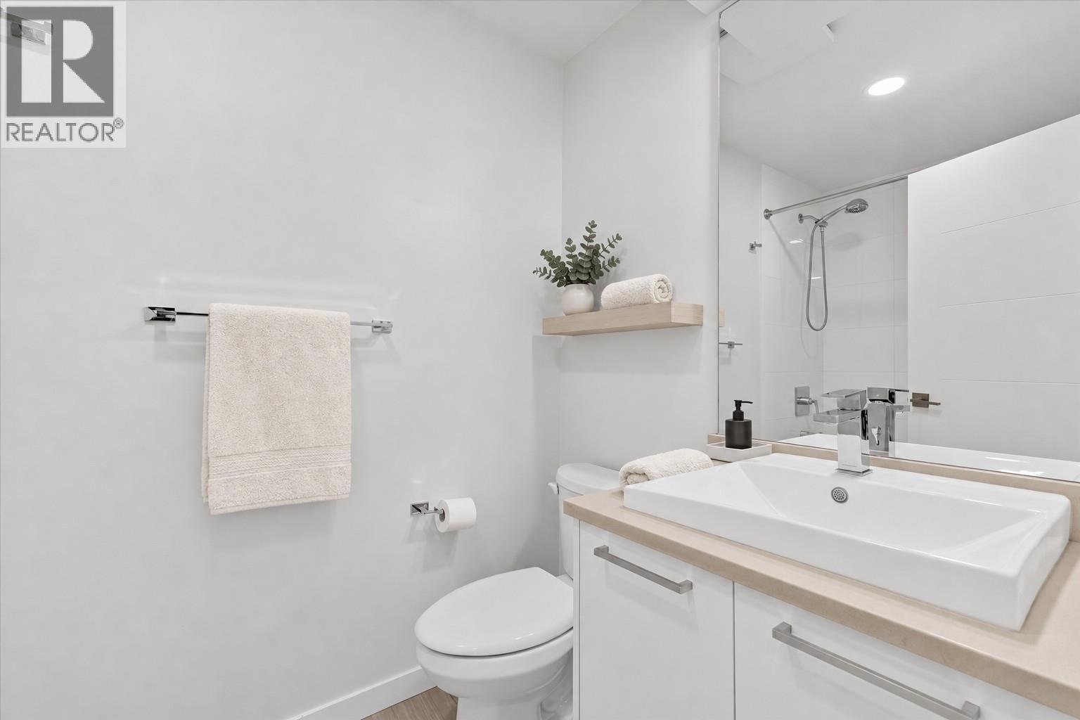 1515 Highland Drive N Unit# 37