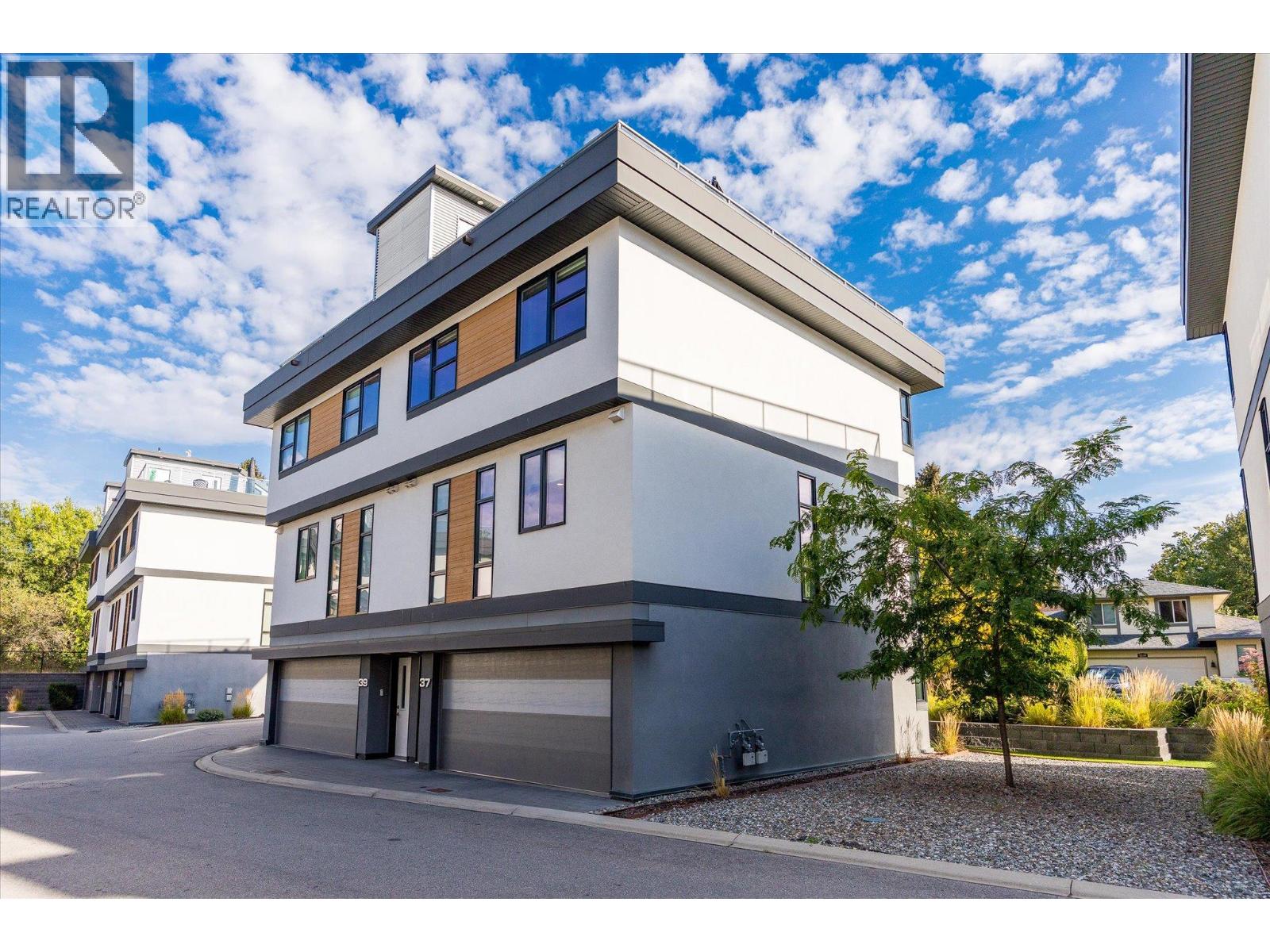 1515 Highland Drive N Unit# 37