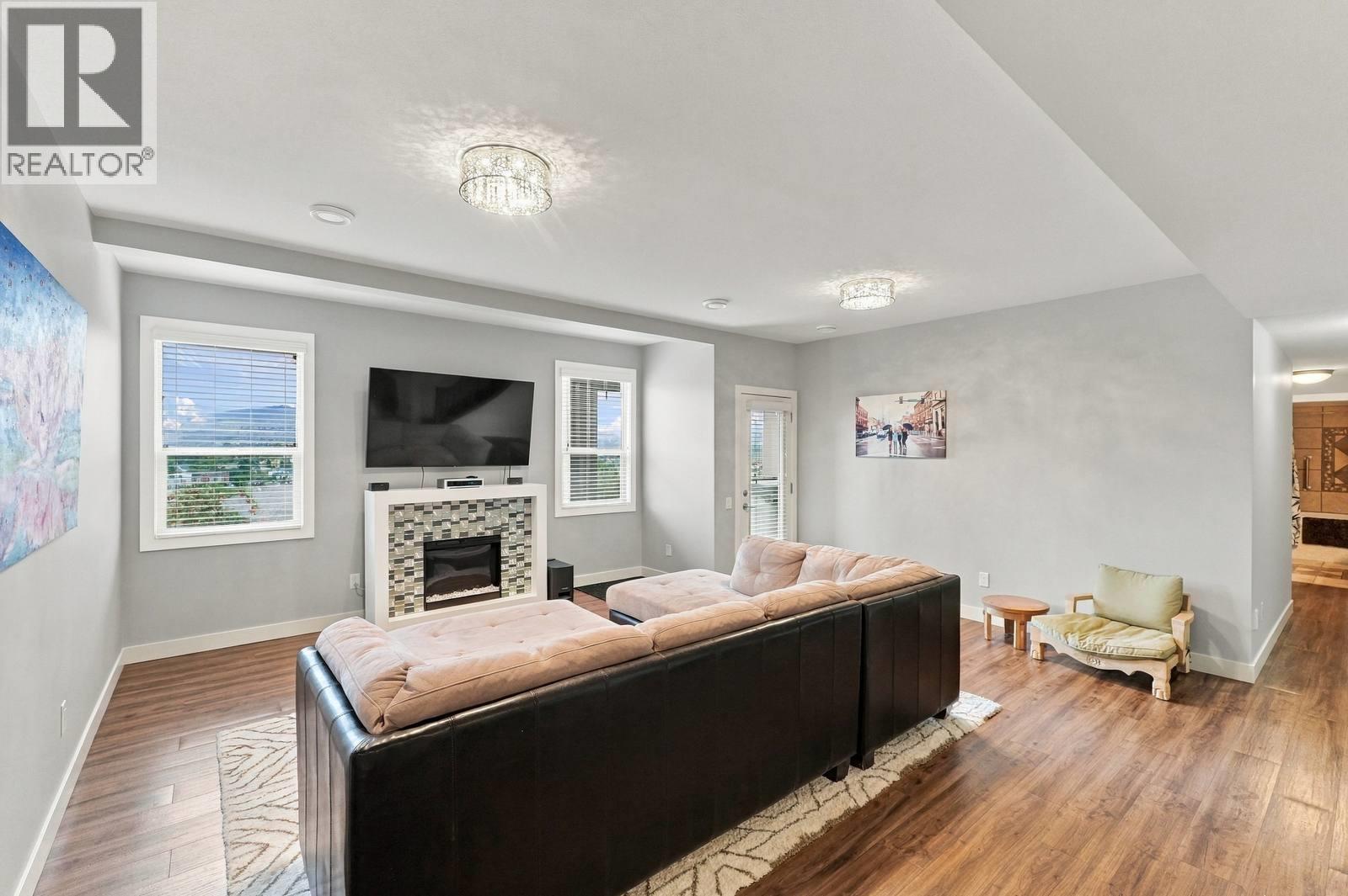 2421 Glacier Court Unit# 6