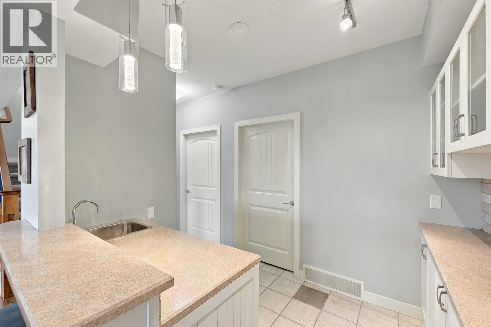 2421 Glacier Court Unit# 6
