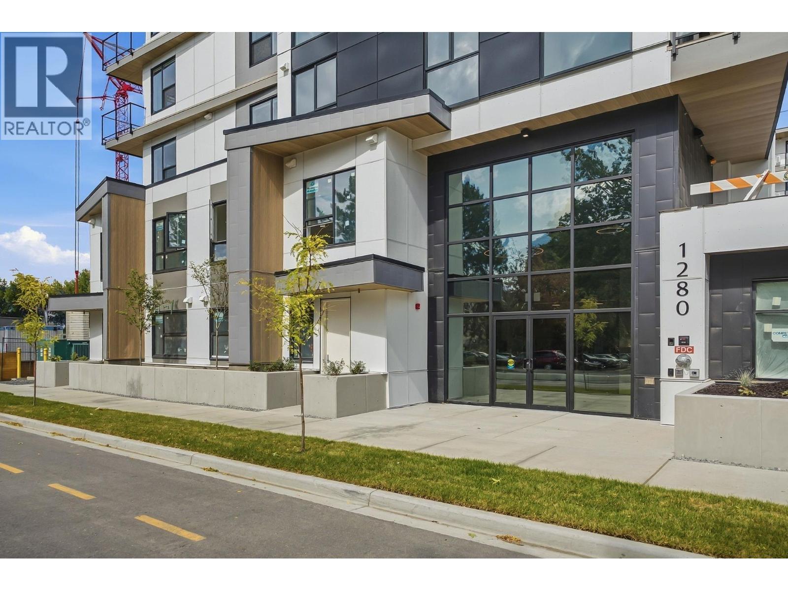 1280 Sutherland Avenue Unit# 515