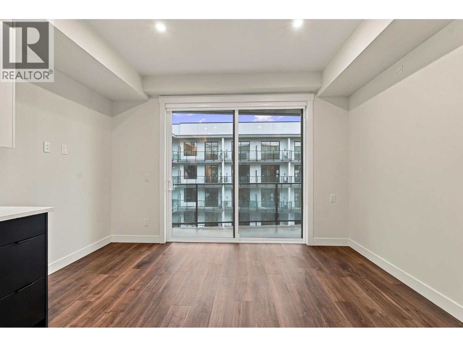 1280 Sutherland Avenue Unit# 515