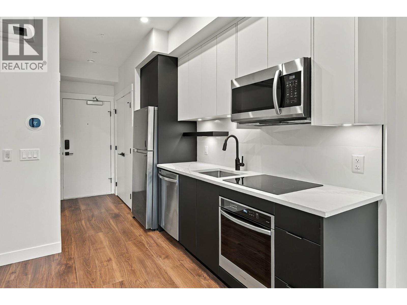 1280 Sutherland Avenue Unit# 515