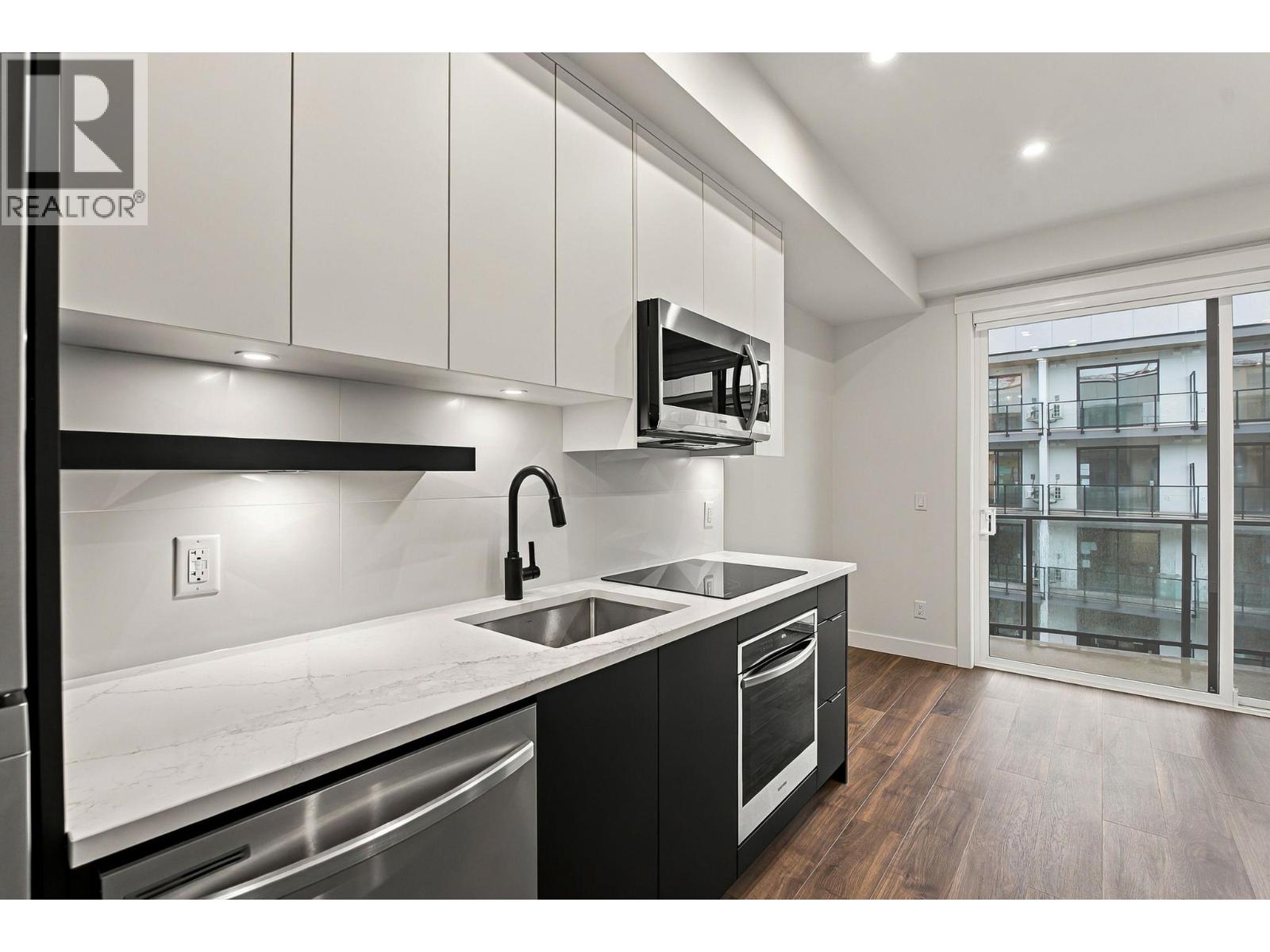 1280 Sutherland Avenue Unit# 515