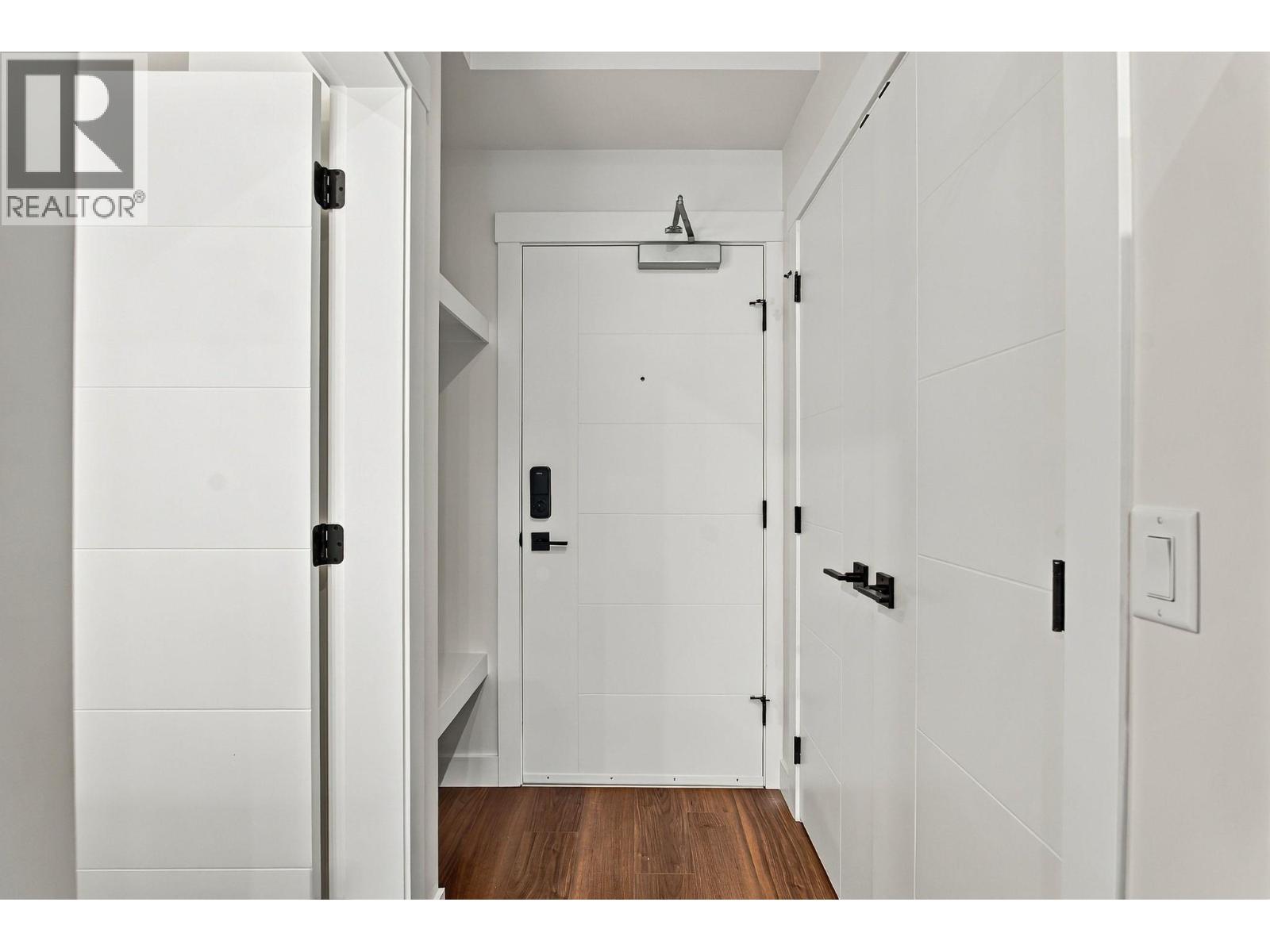 1280 Sutherland Avenue Unit# 515