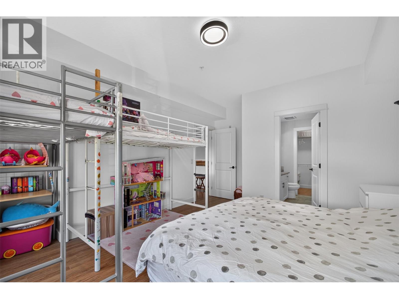 2551 Shoreline Drive Unit# 208