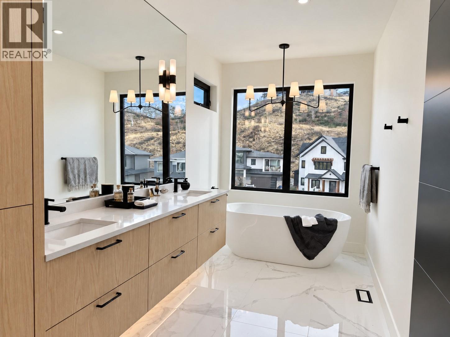 5533 Foothill Court