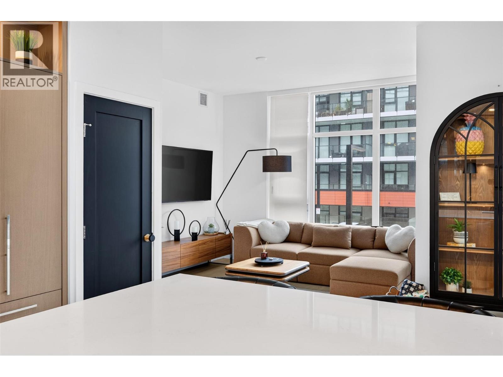 3389 Lakeshore Road Unit# 315