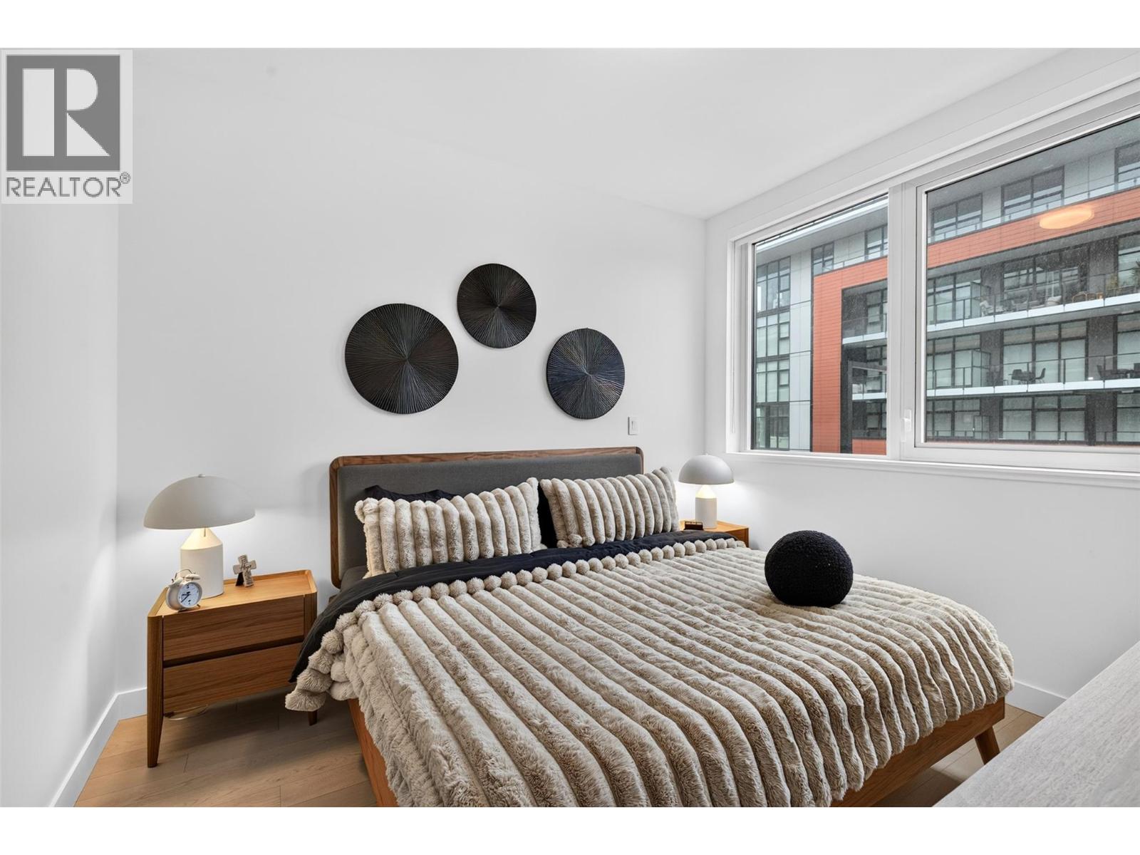 3389 Lakeshore Road Unit# 315