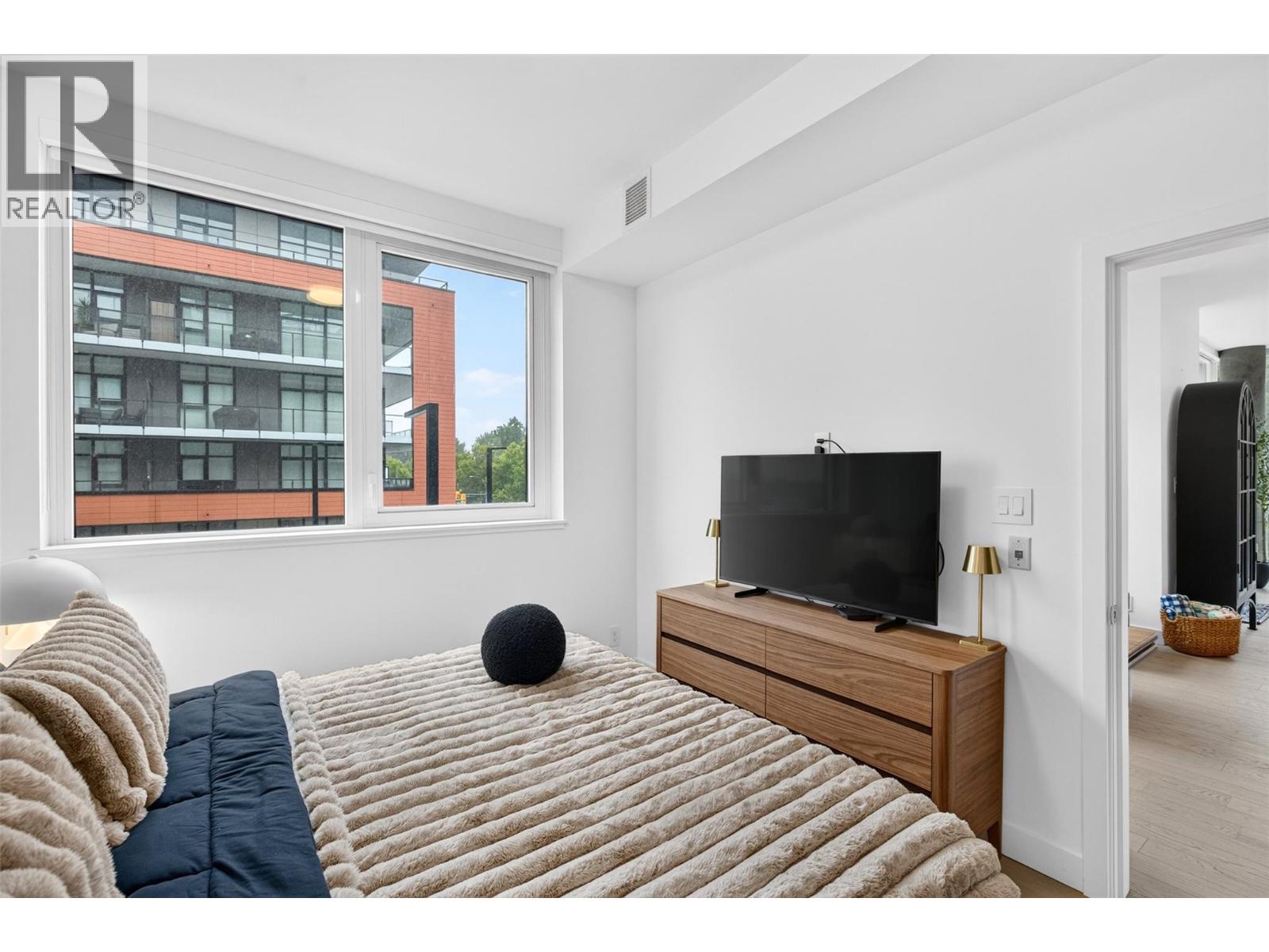 3389 Lakeshore Road Unit# 315