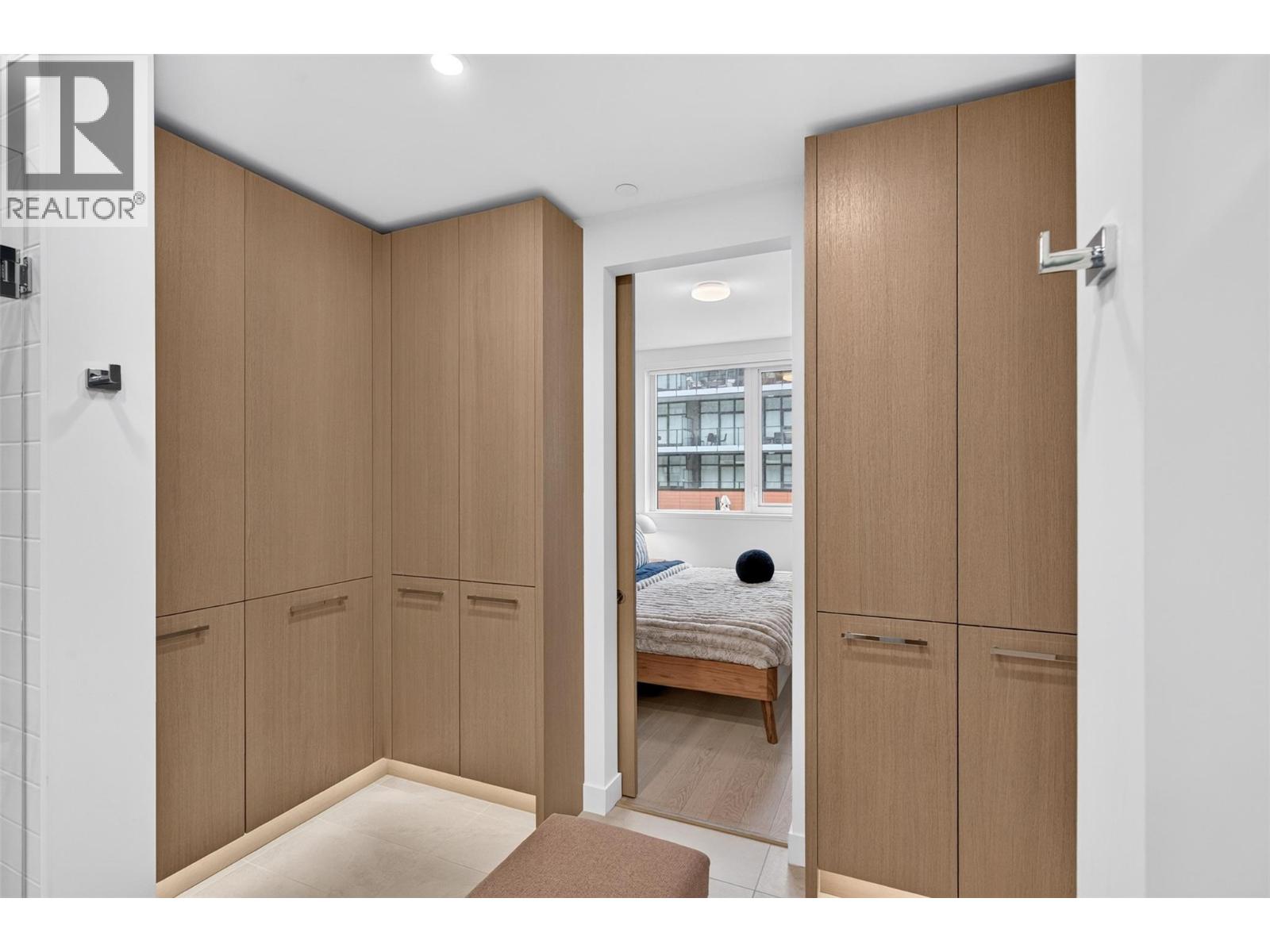 3389 Lakeshore Road Unit# 315