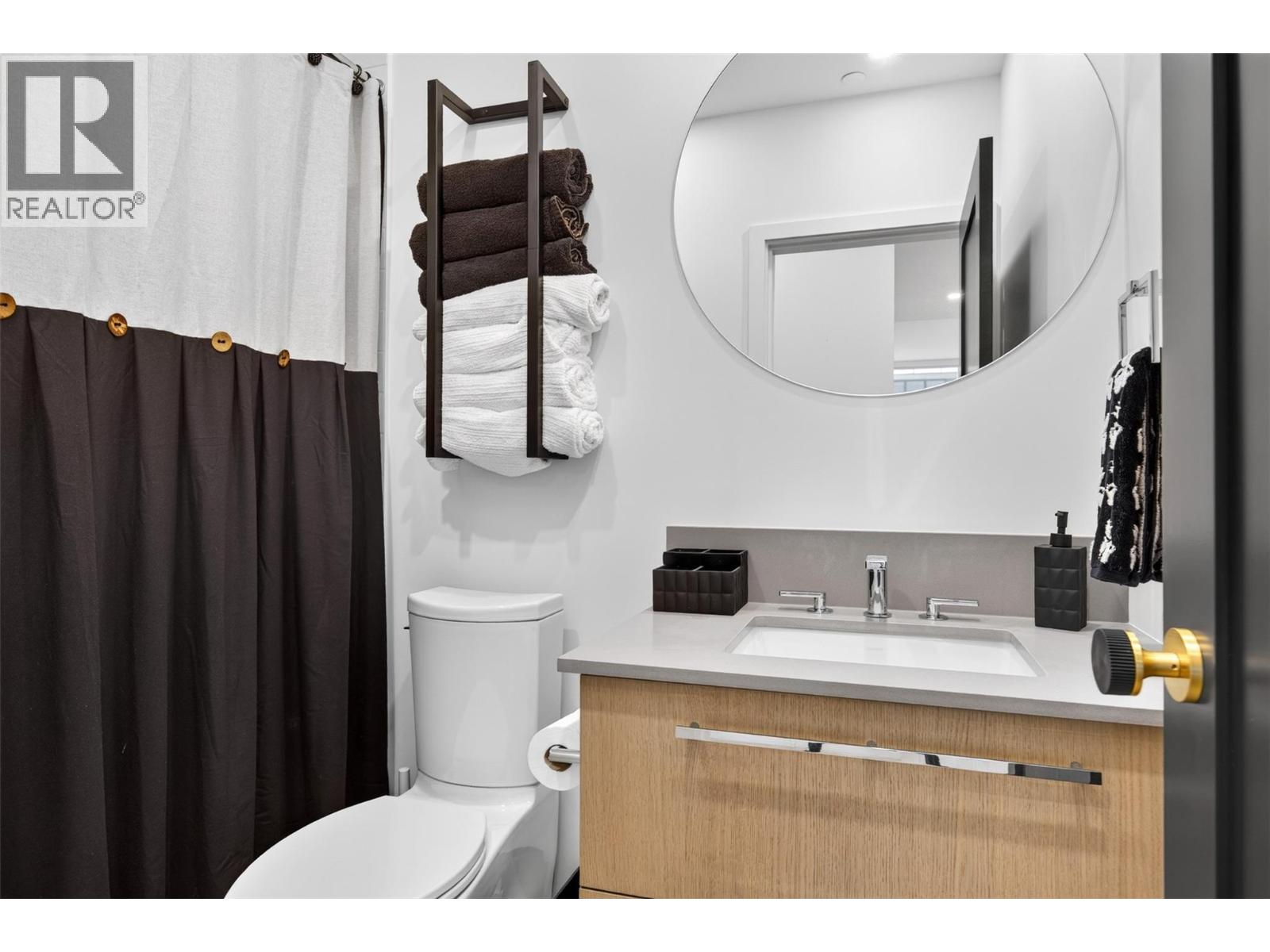 3389 Lakeshore Road Unit# 315