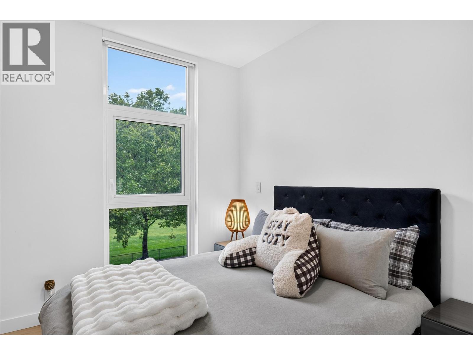 3389 Lakeshore Road Unit# 315