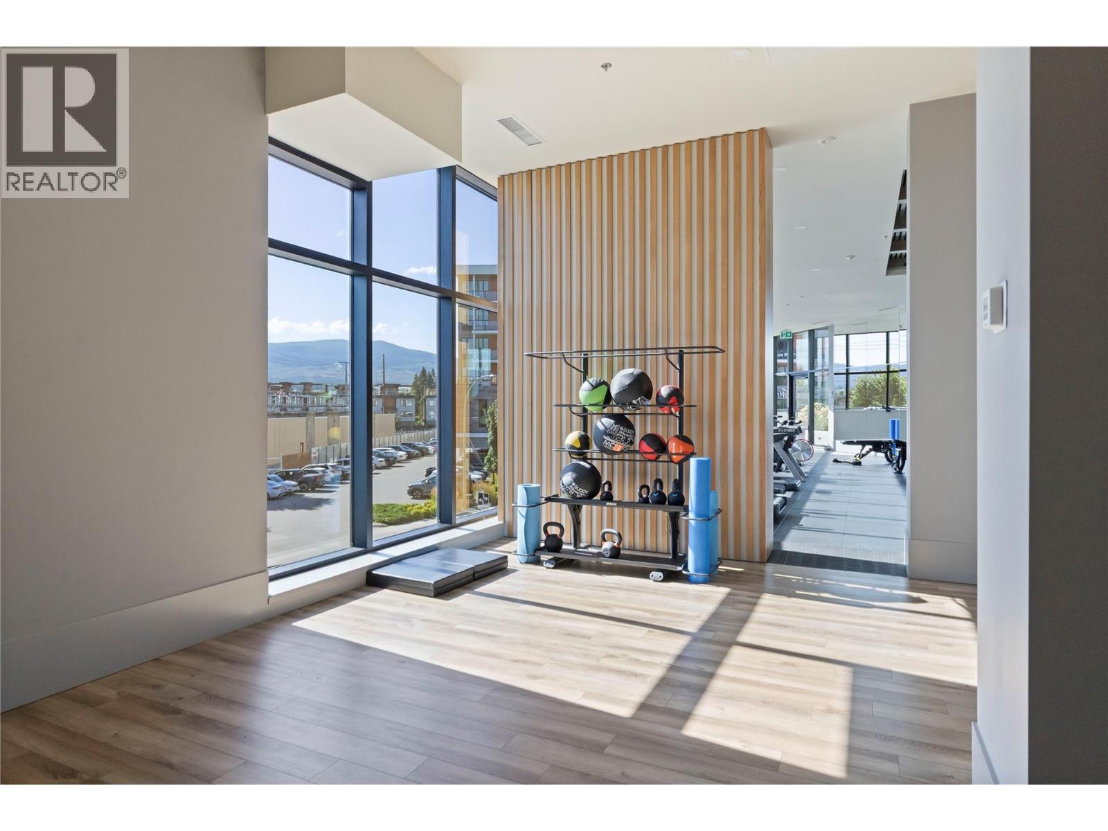3389 Lakeshore Road Unit# 315