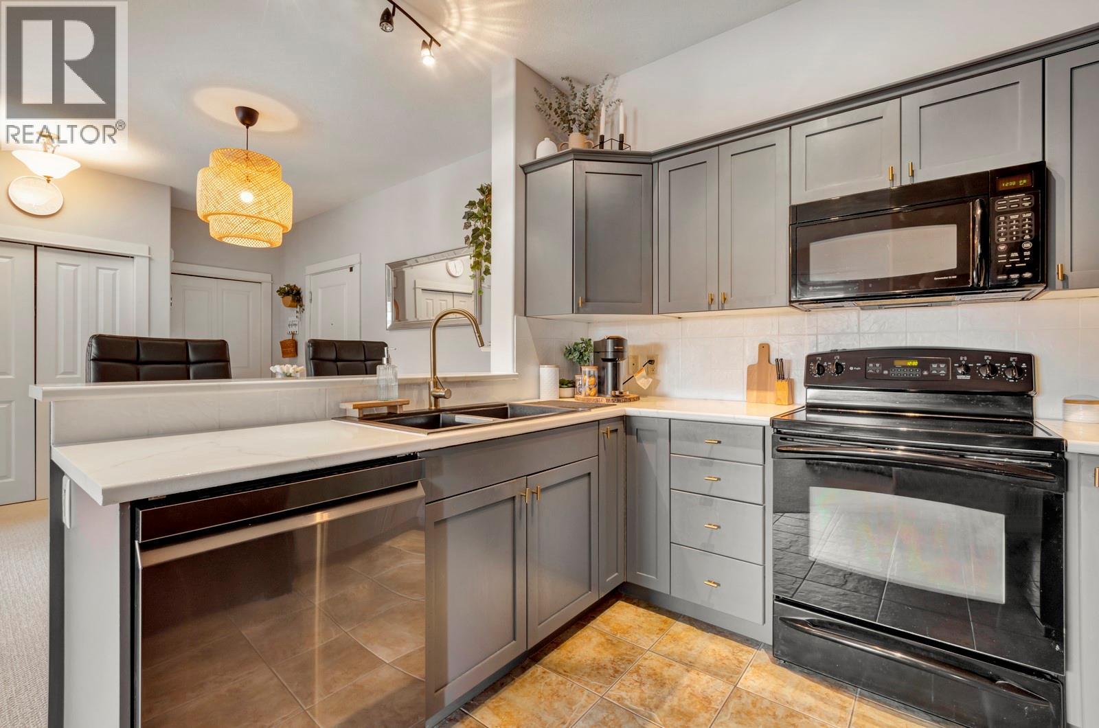 2551 Shoreline Drive Unit# 214