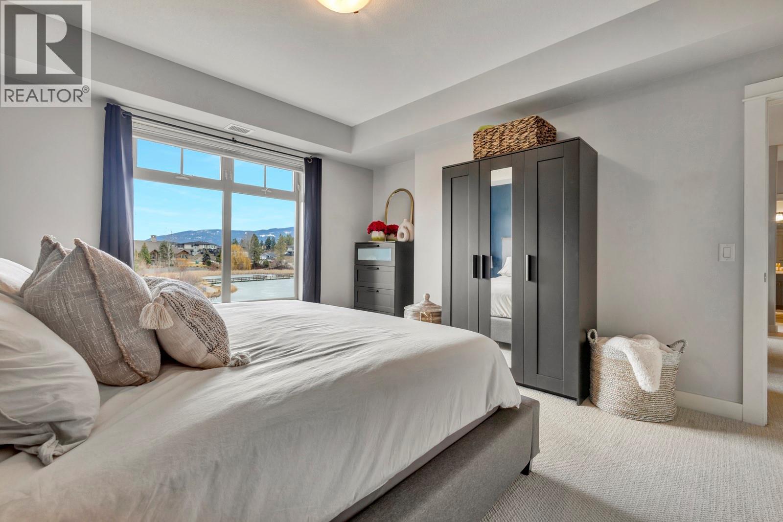 2551 Shoreline Drive Unit# 214
