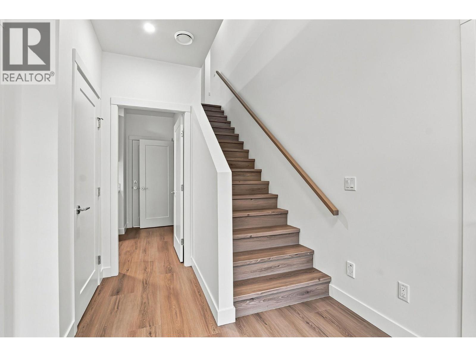 491 Clifton Road N