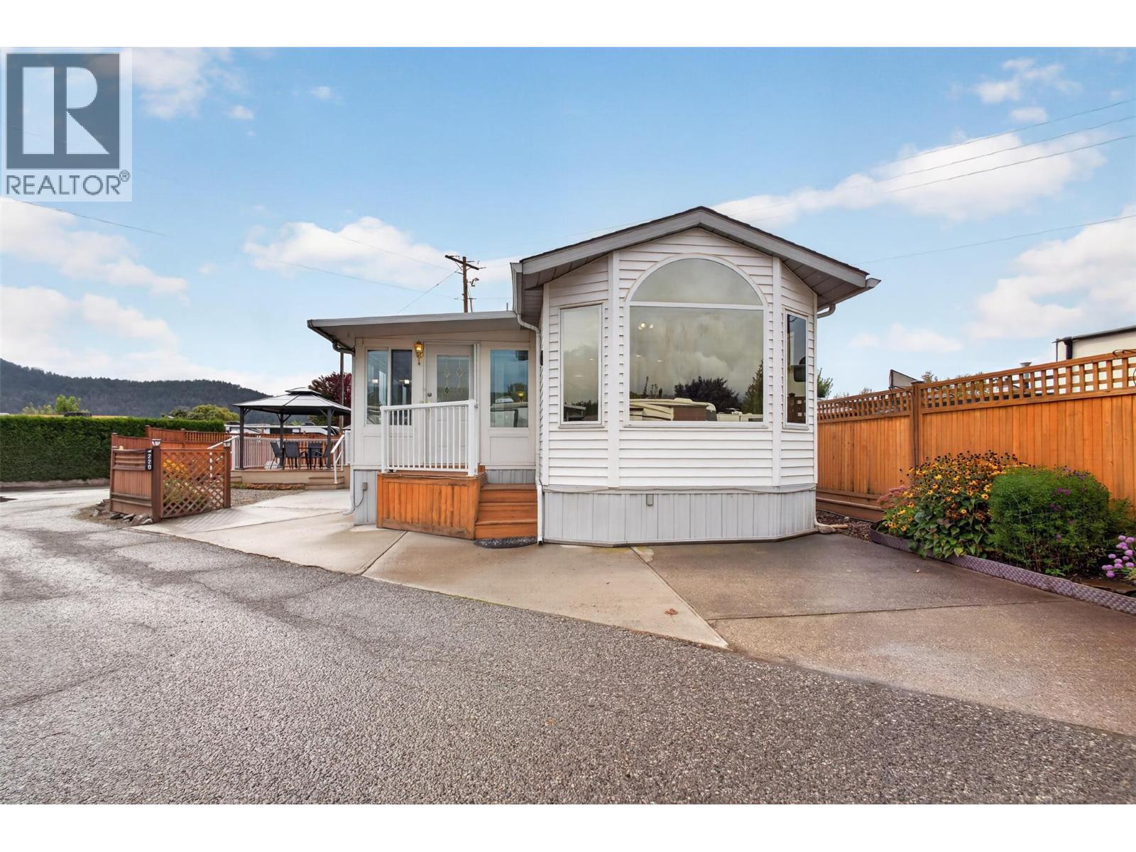 415 Commonwealth Road Unit# 220