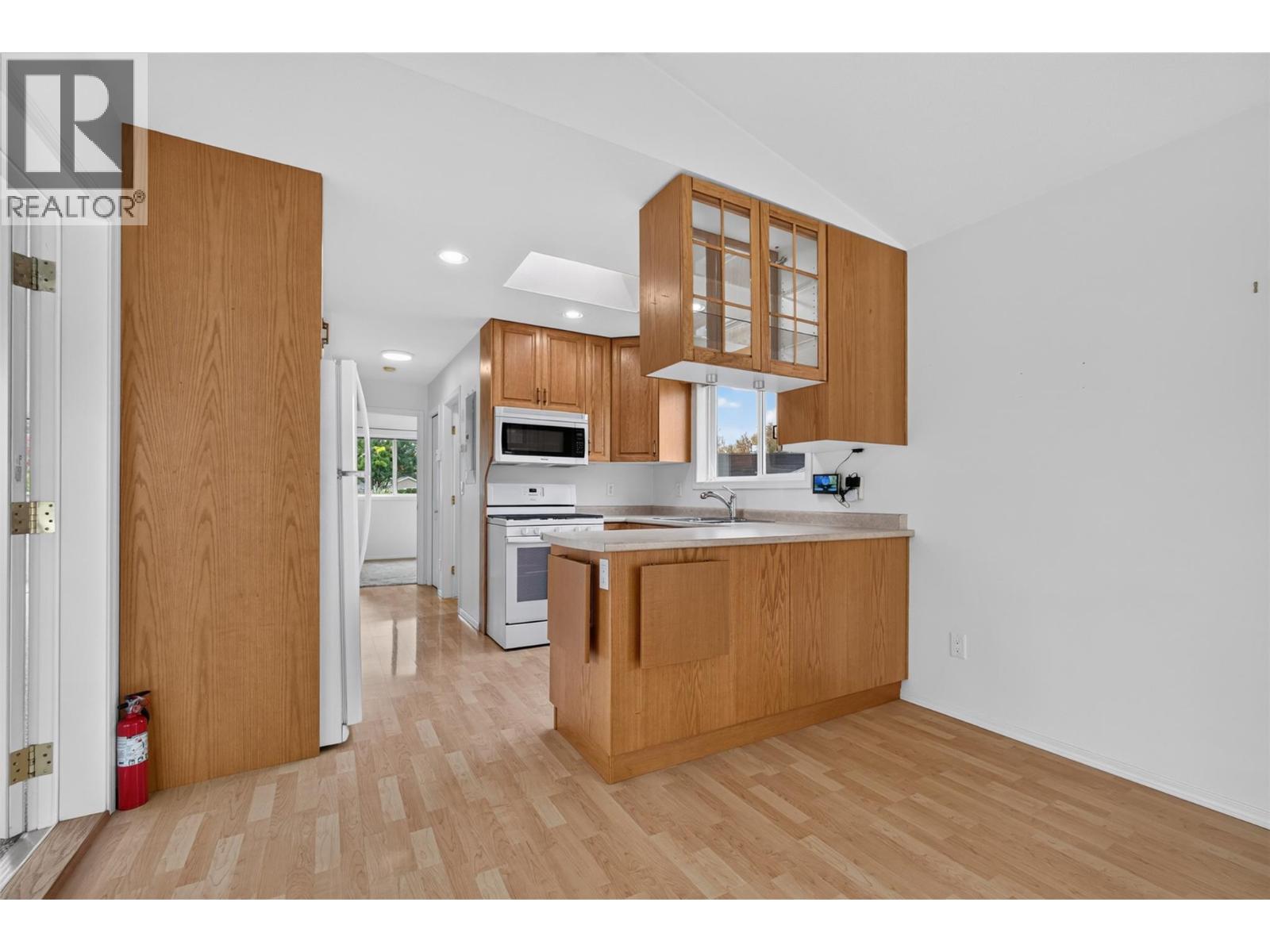 415 Commonwealth Road Unit# 220