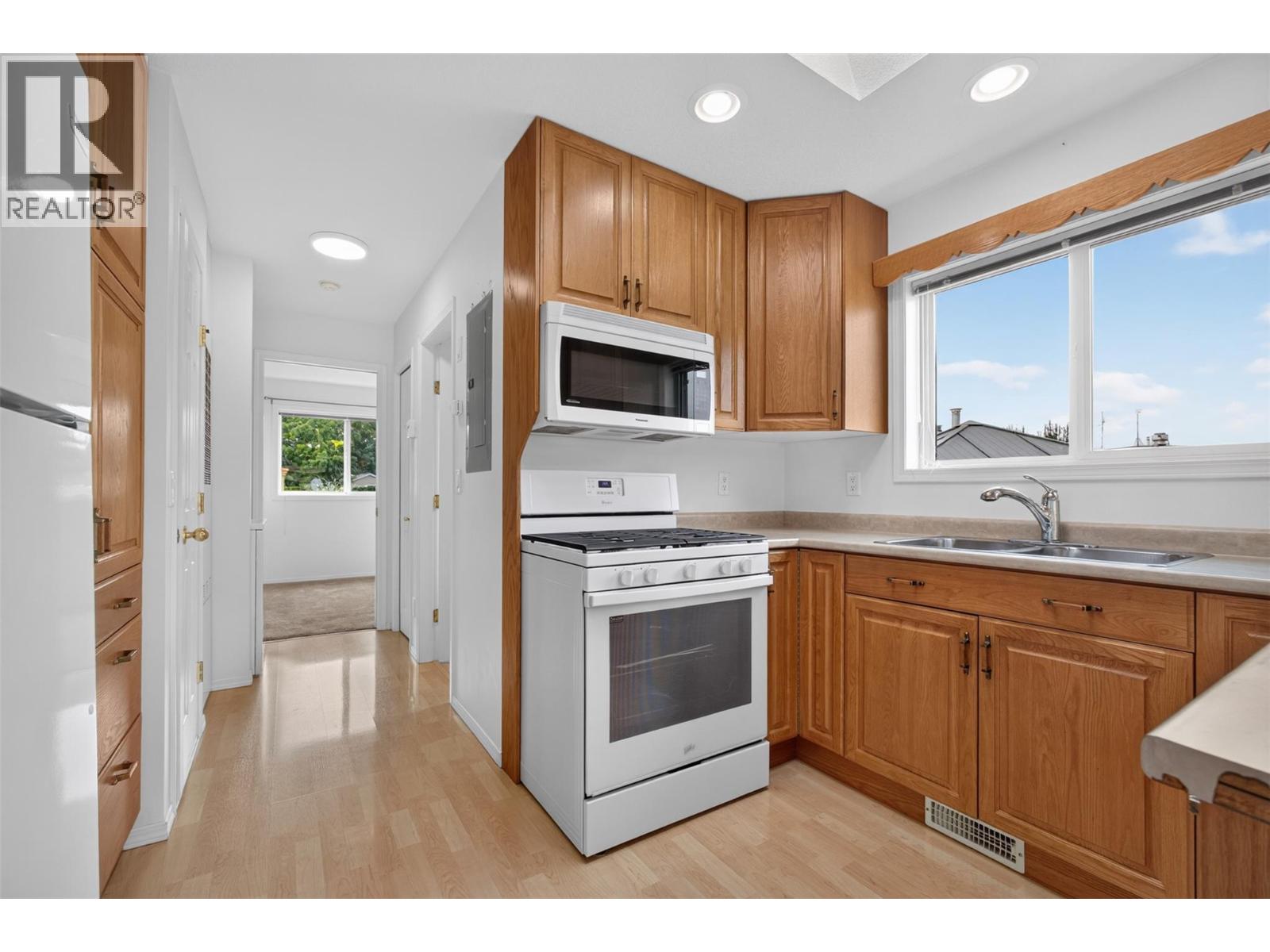 415 Commonwealth Road Unit# 220