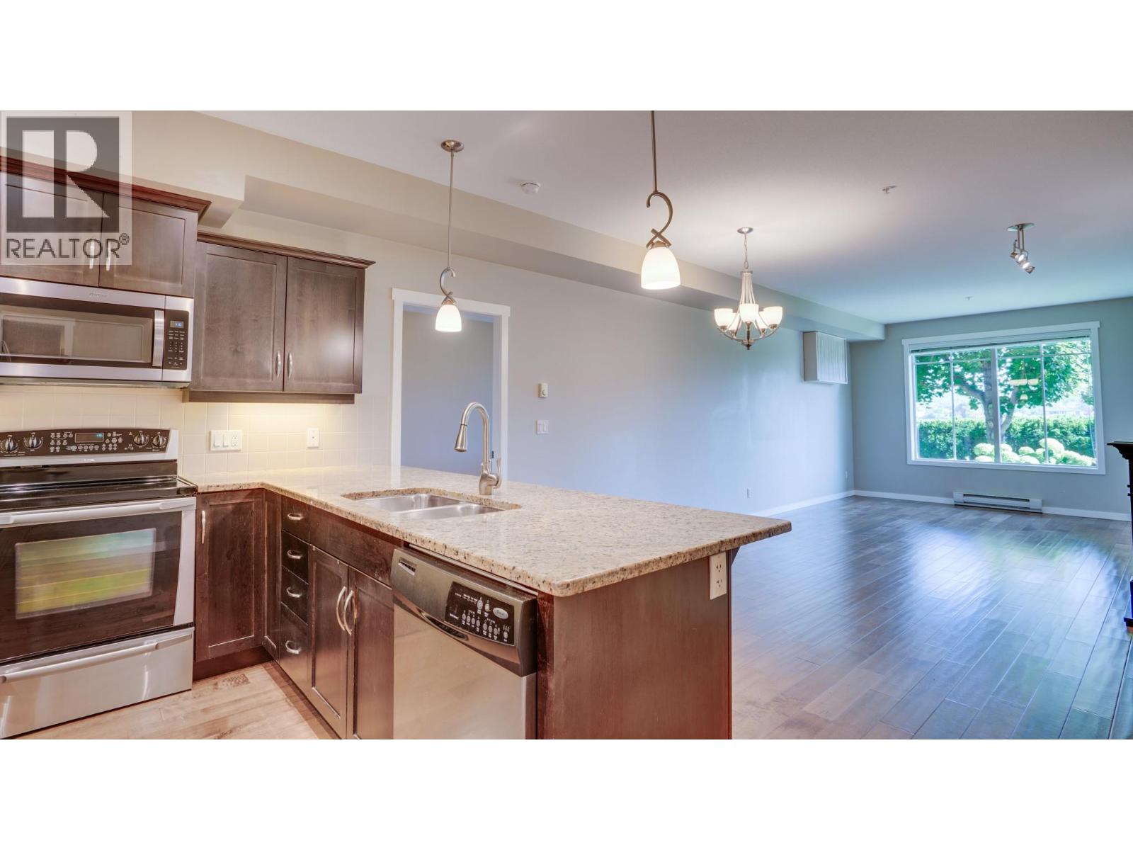 3735 Casorso Road Unit# 105