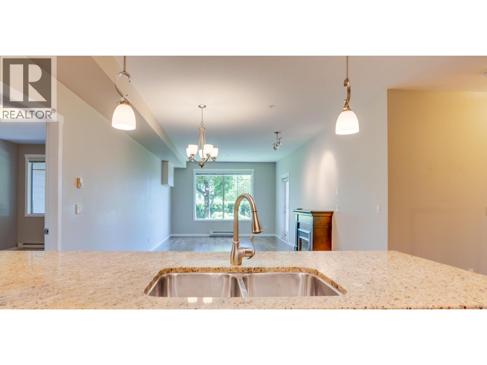 3735 Casorso Road Unit# 105
