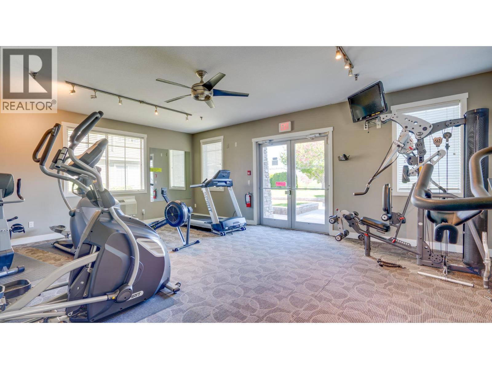 3735 Casorso Road Unit# 105