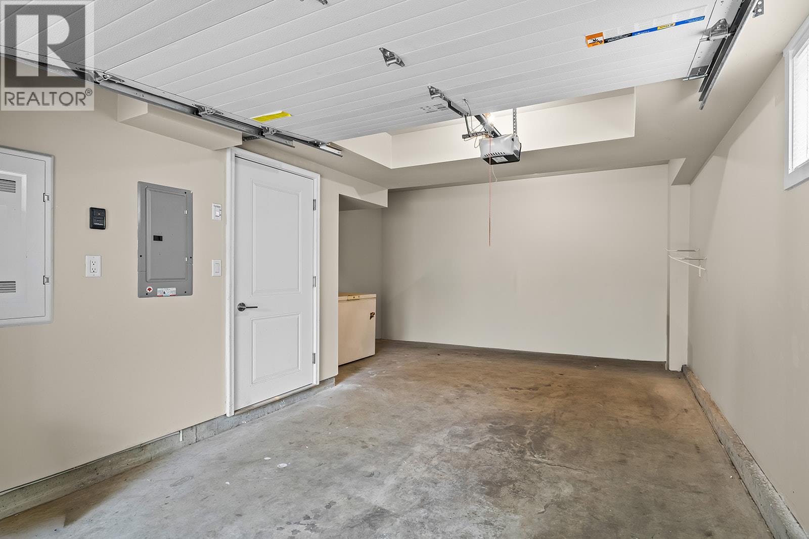 680 Old Meadows Road Unit# 17
